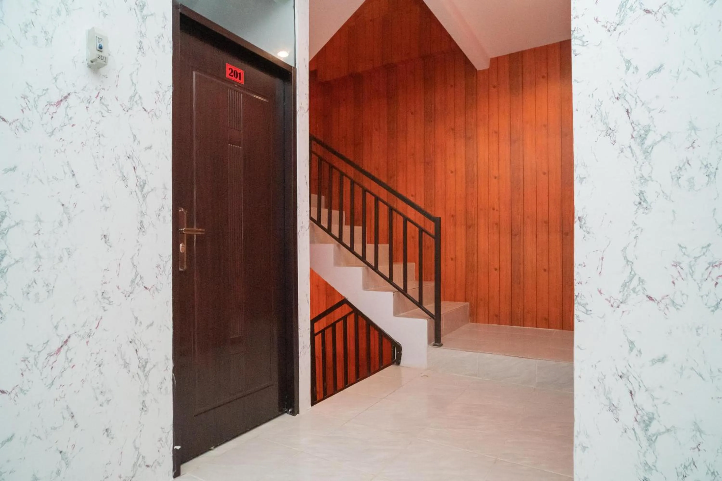 RedDoorz Plus near ITC Cempaka Mas 2