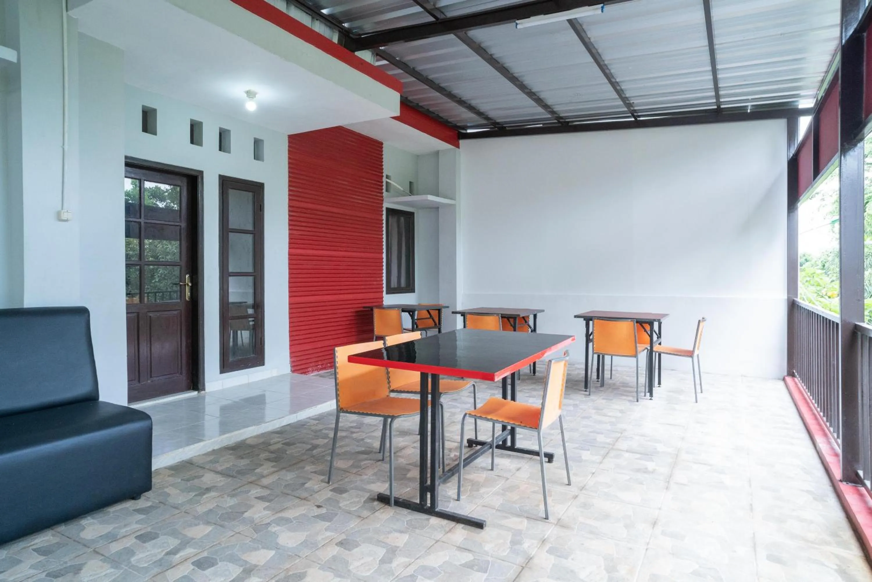 RedDoorz Plus near ITC Cempaka Mas 2