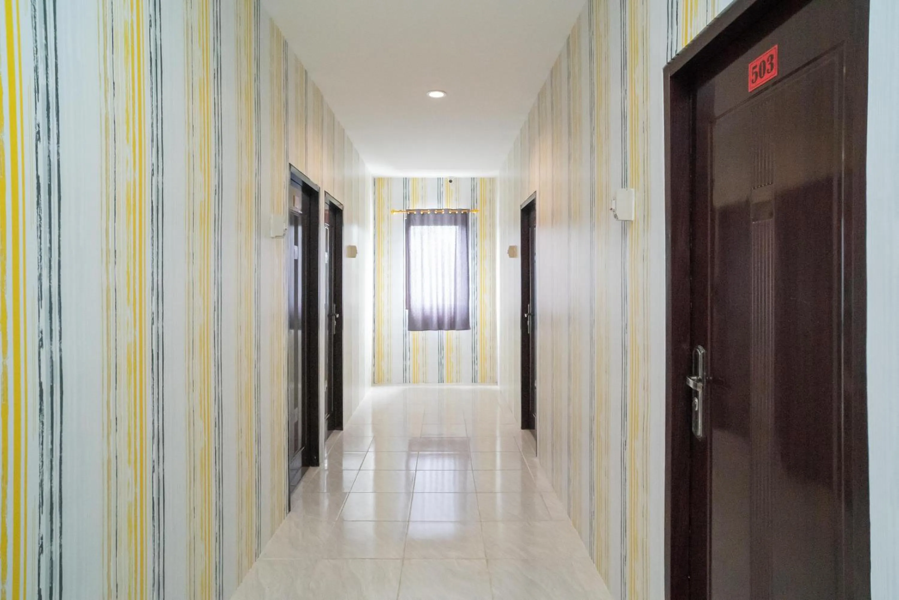 RedDoorz Plus near ITC Cempaka Mas 2