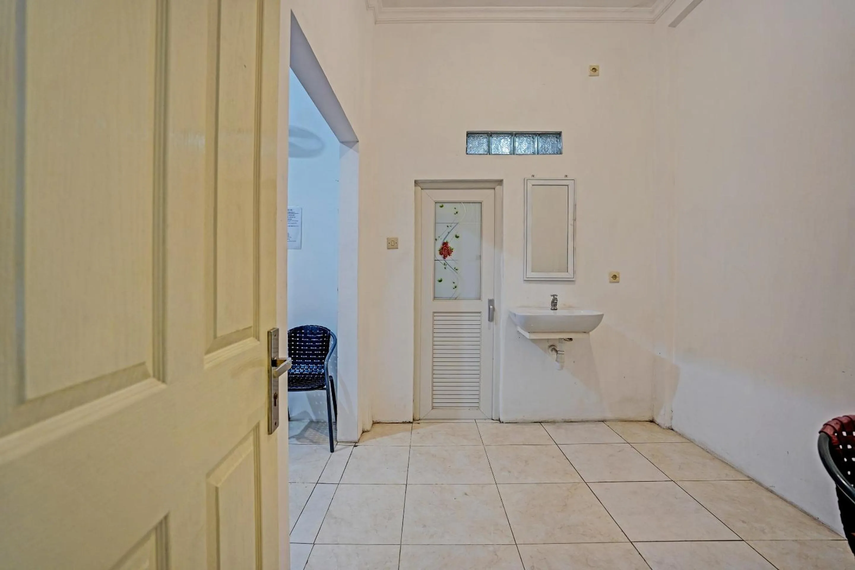 Bedroom in OYO 90943 Mochi 88 Homestay