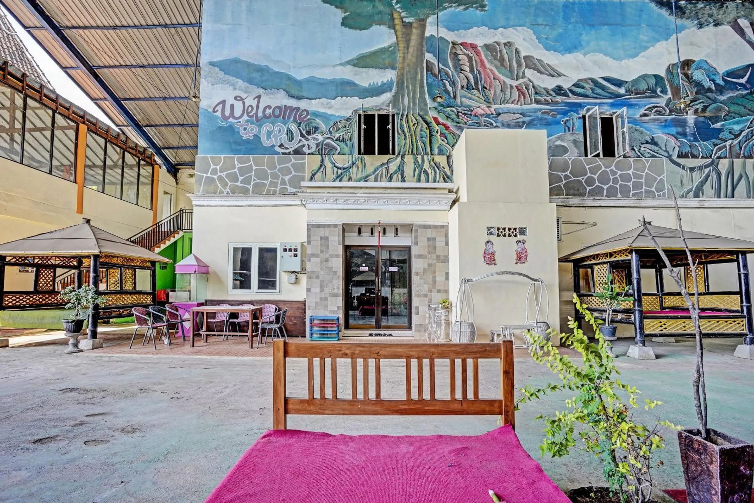 Facade/entrance in OYO 90943 Mochi 88 Homestay