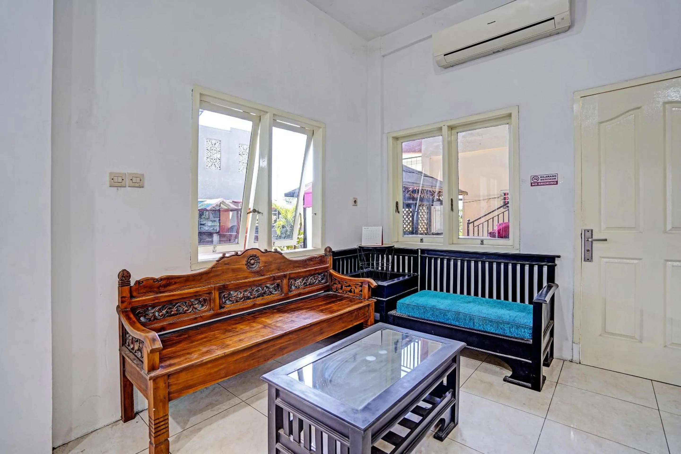 Lobby or reception in OYO 90943 Mochi 88 Homestay