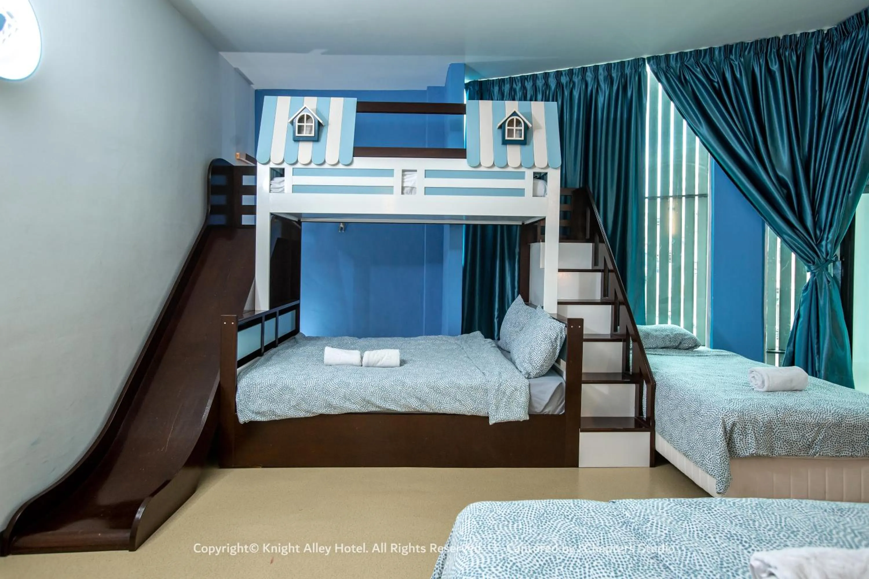 Decorative detail, Bed in Knight Alley Hotel