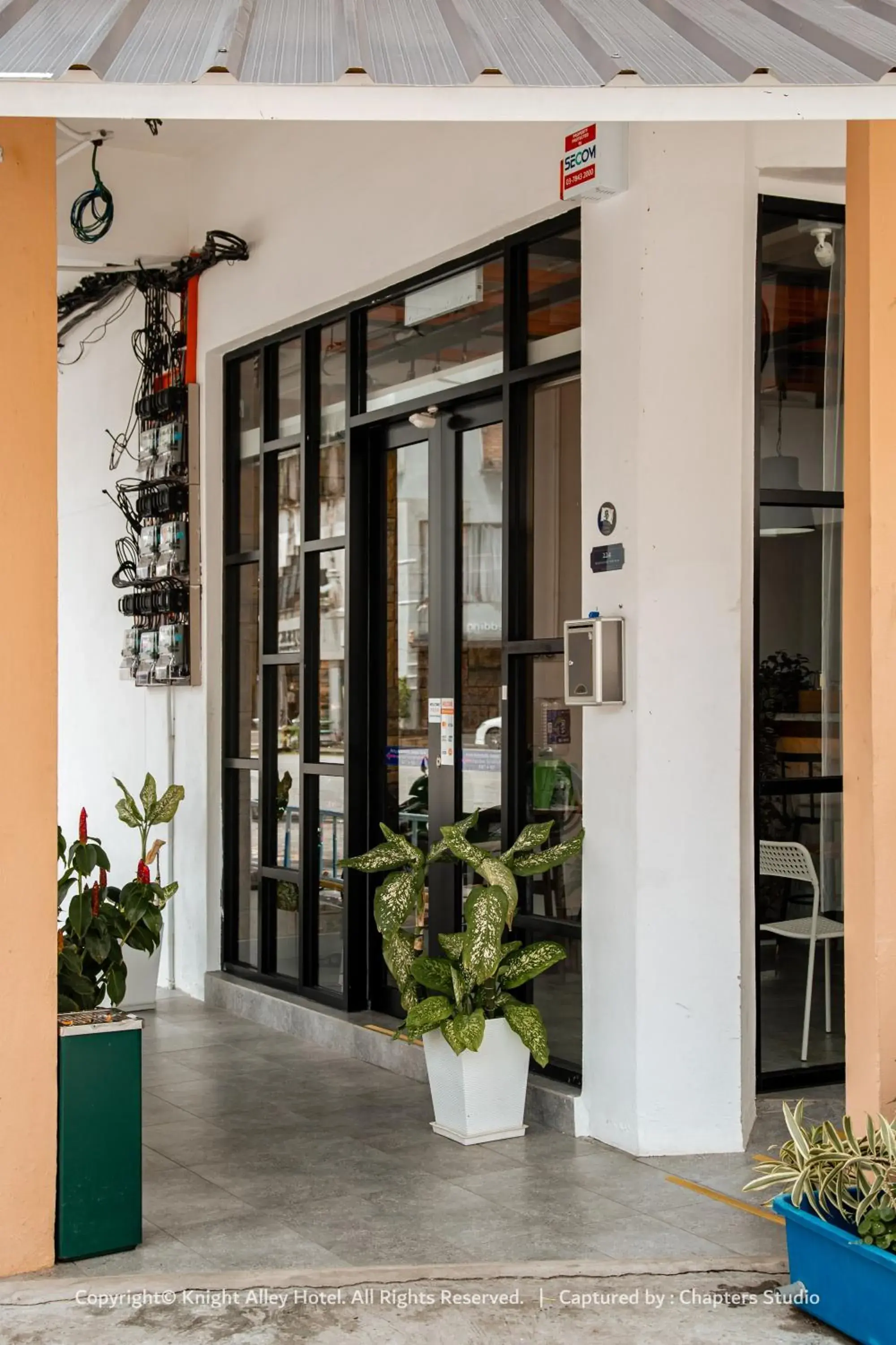 Facade/entrance in Knight Alley Hotel Facade/entrance in Knight Alley Hotel