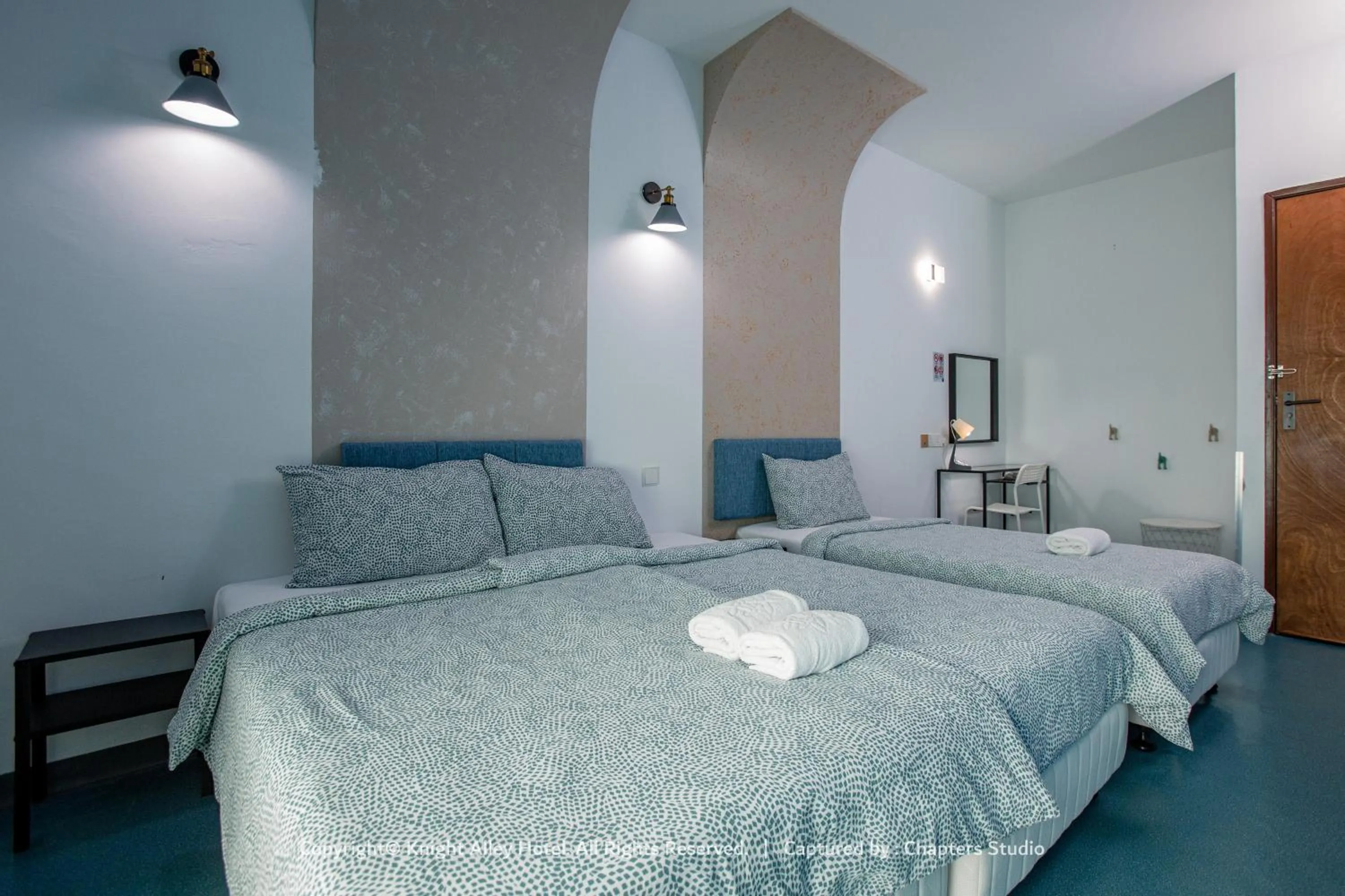 Bedroom, Bed in Knight Alley Hotel