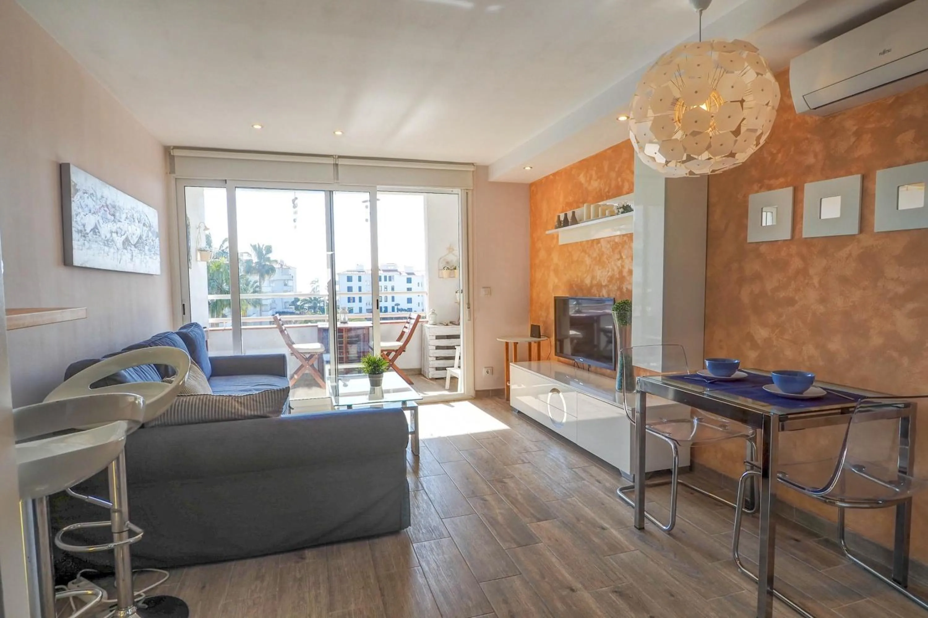 Seaside Cozy Apartment by Hello Homes Sitges