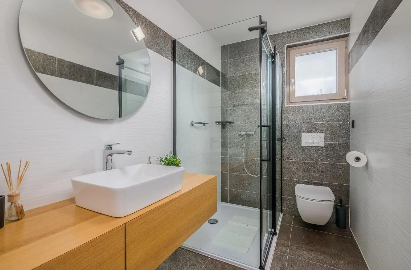 Bathroom in Villa Njivice Apartment Ema
