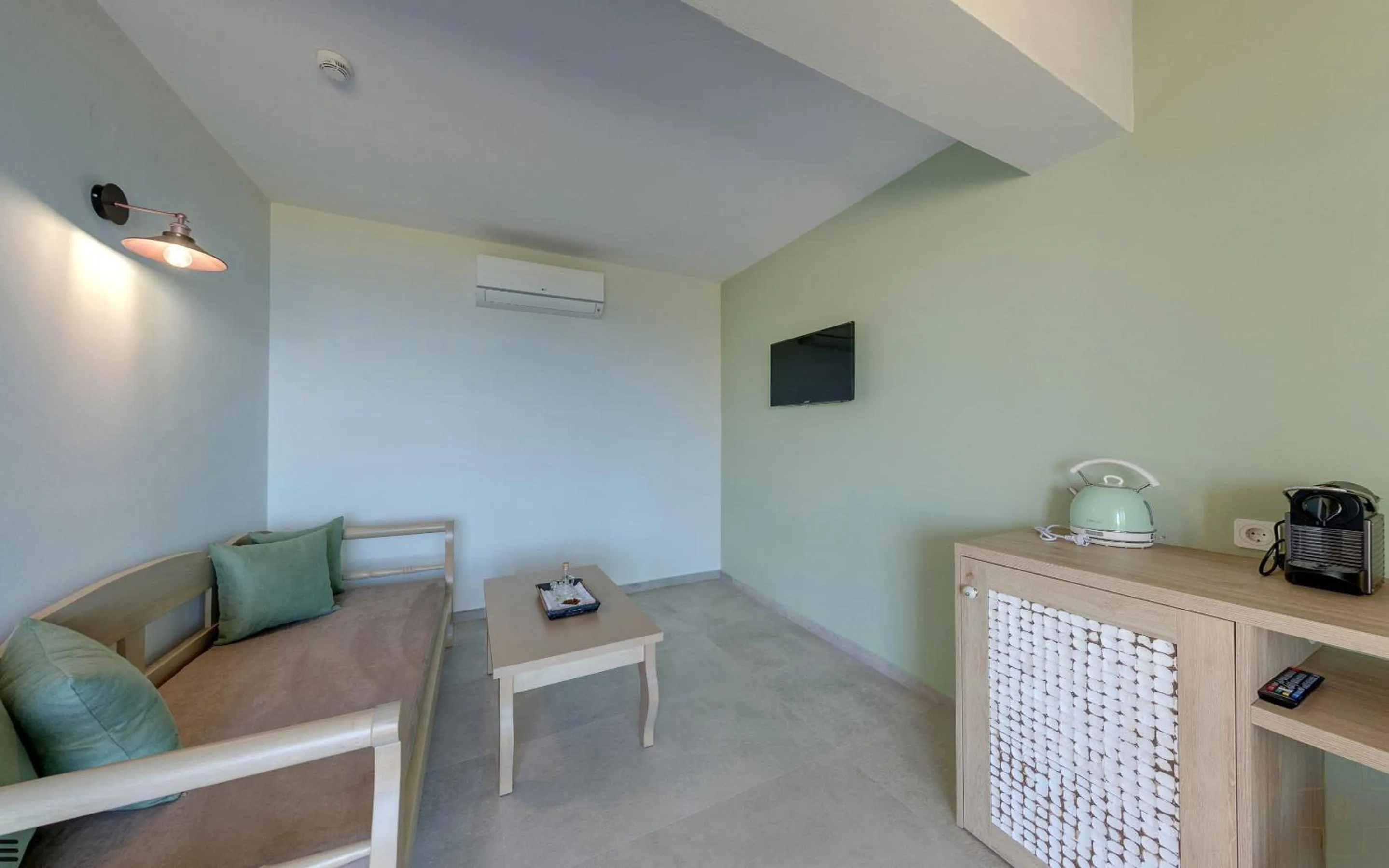 Spiros-Soula Thematic Suites