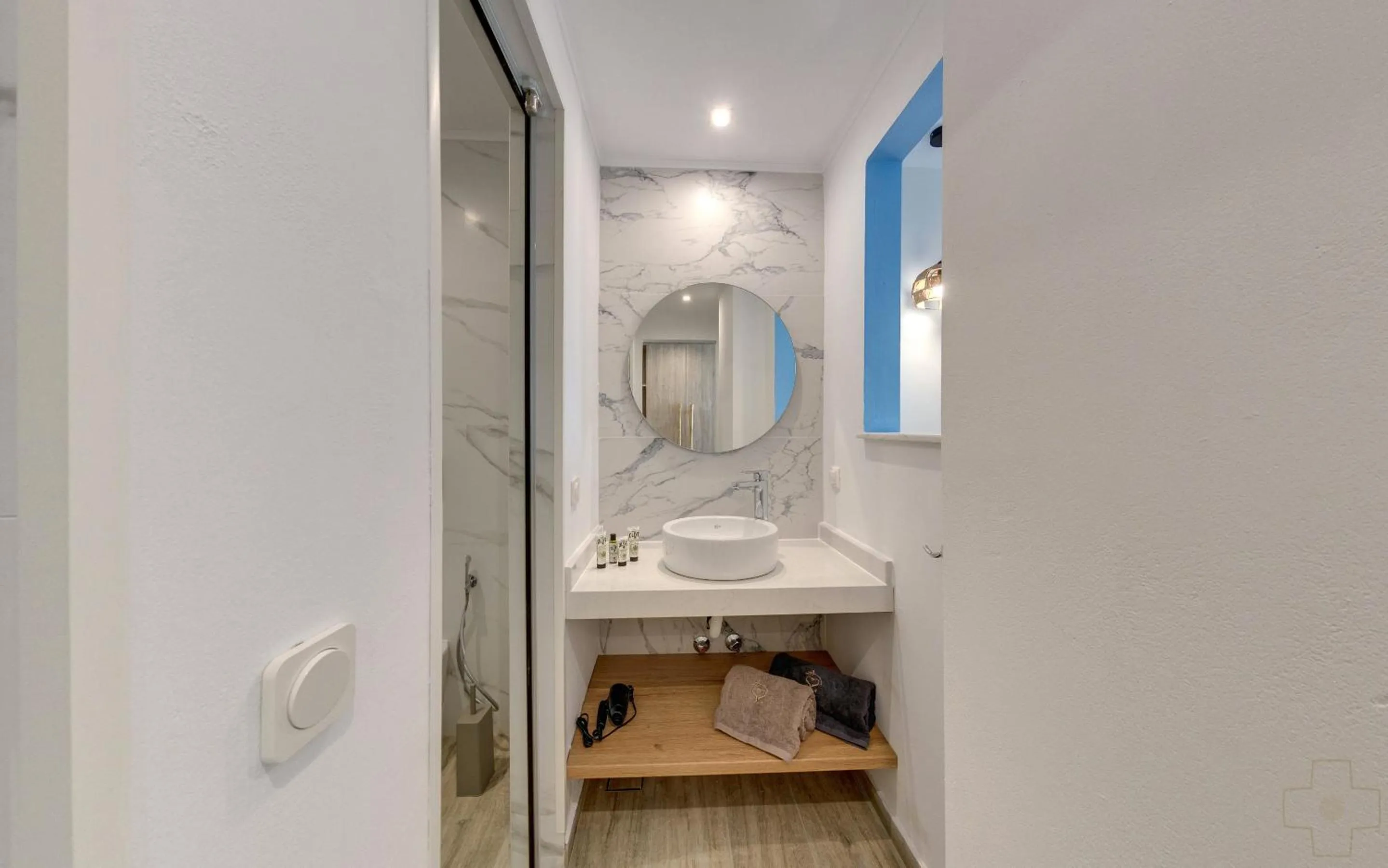 Spiros-Soula Thematic Suites