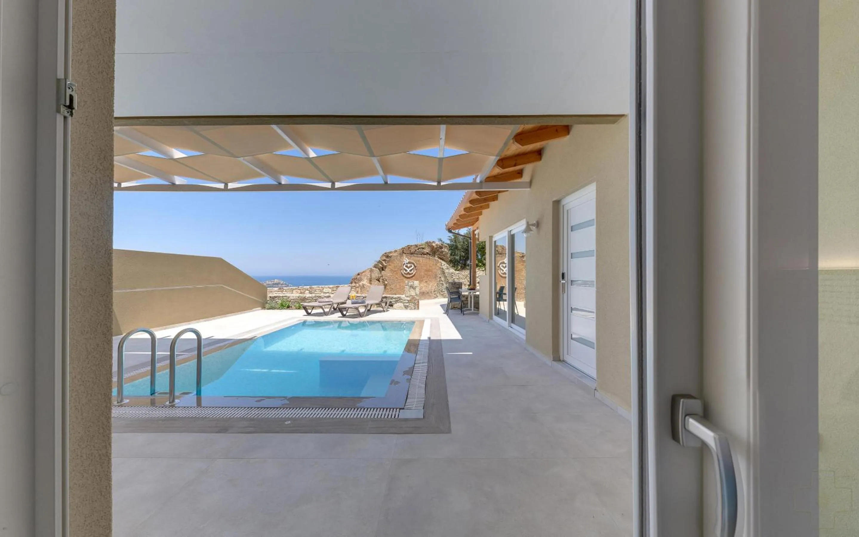 Spiros-Soula Thematic Suites