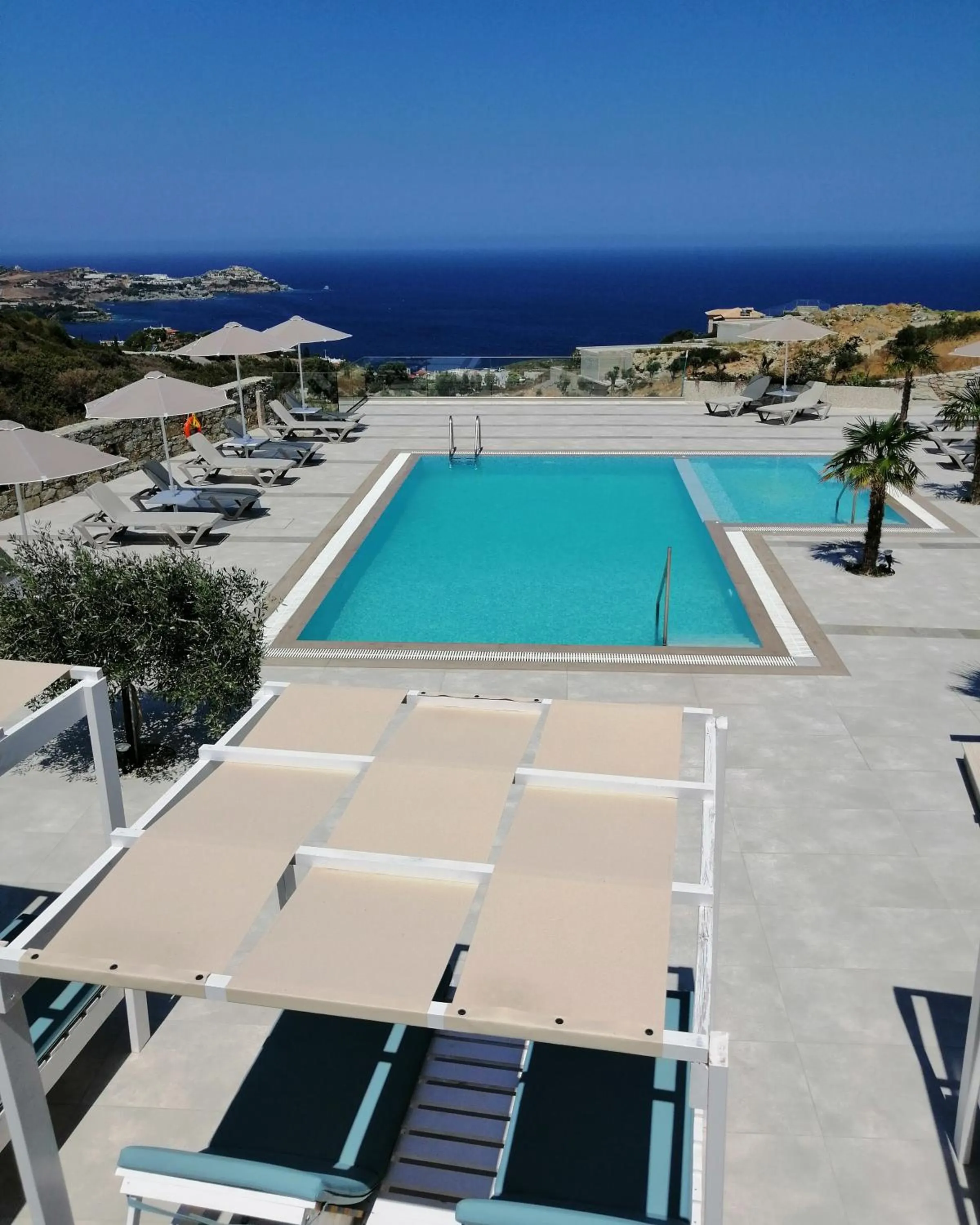 Spiros-Soula Thematic Suites