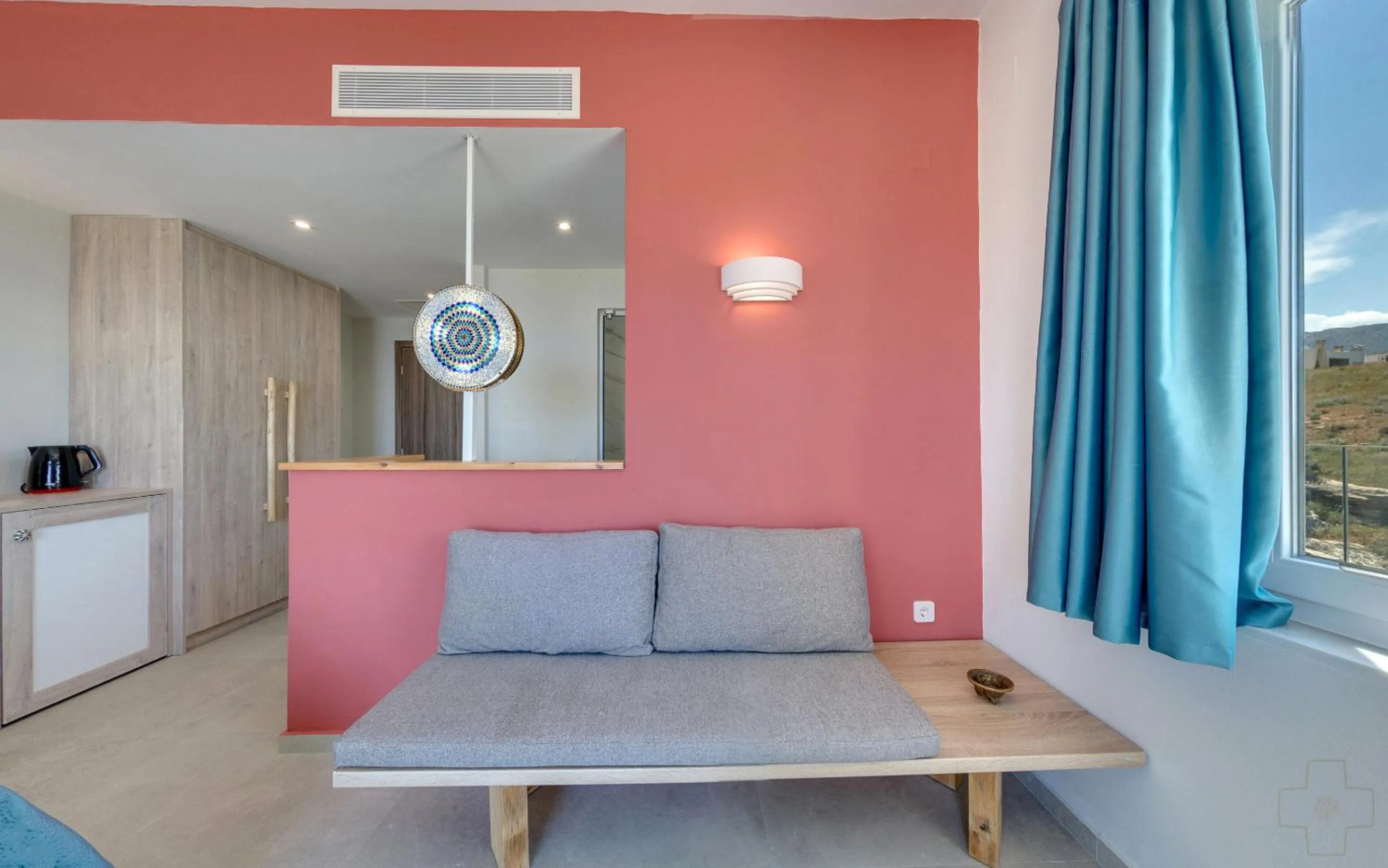 Spiros-Soula Thematic Suites