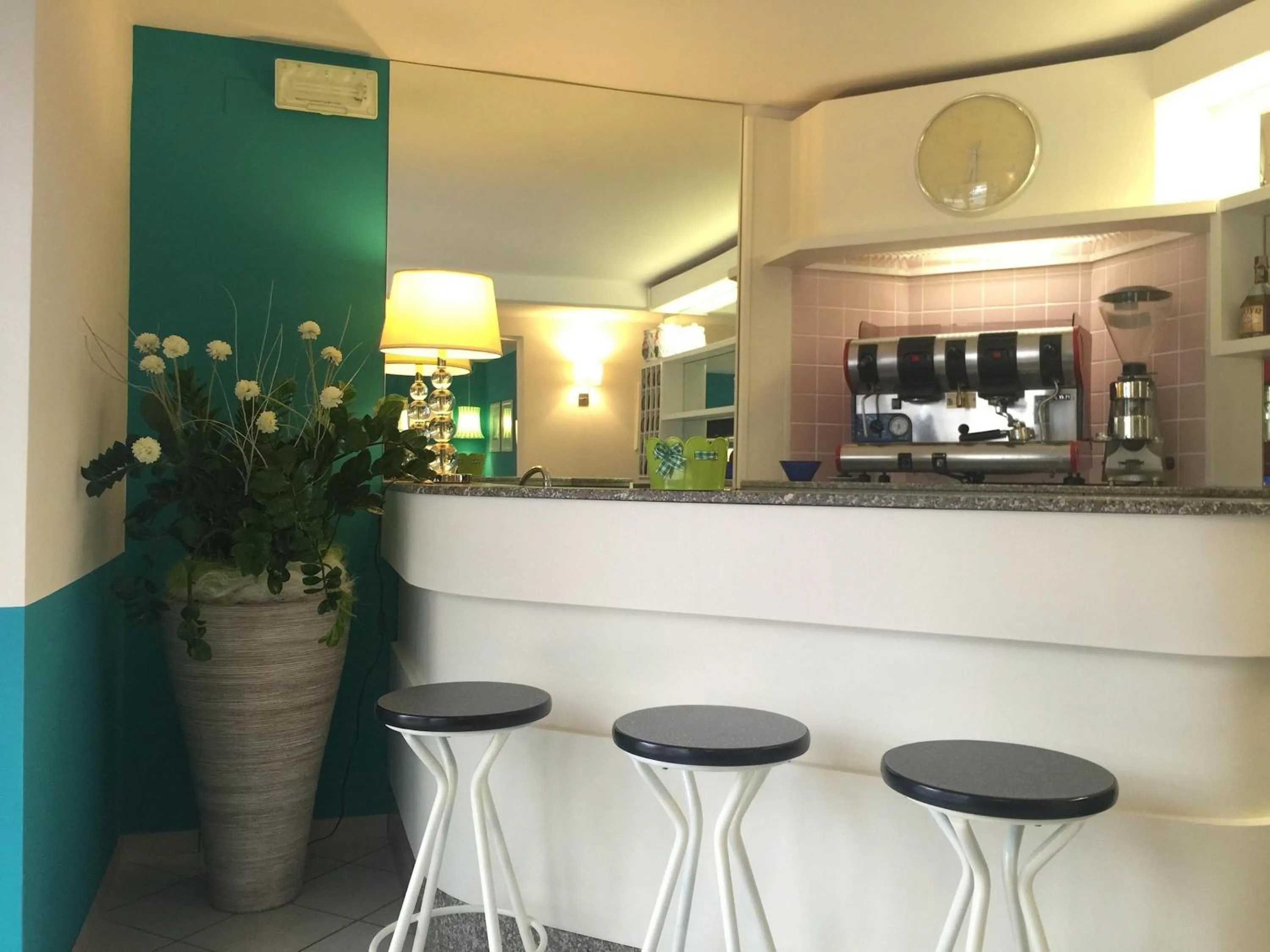 Lounge or bar in Hotel Gialpina