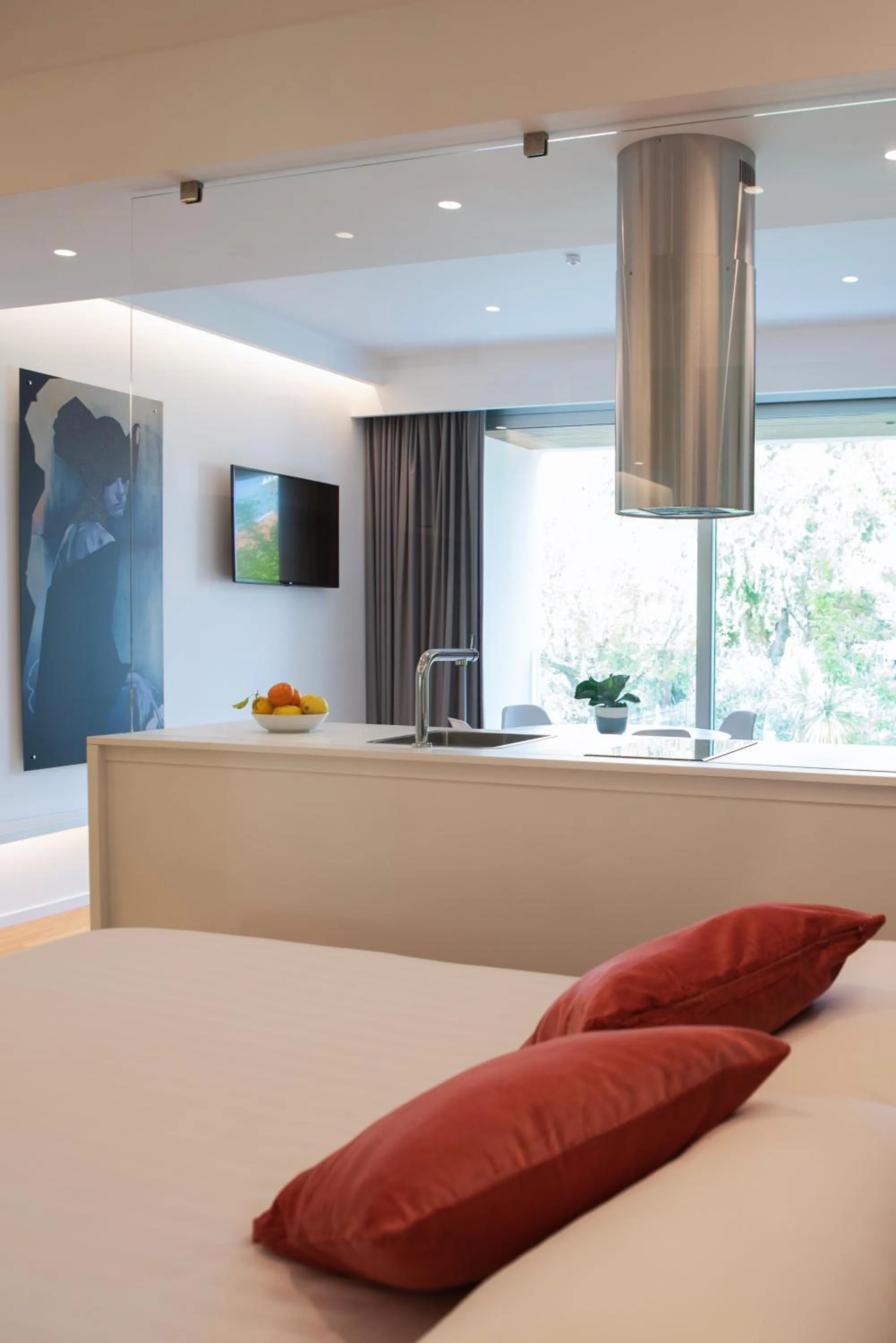 TV and multimedia, Bed in Marina Gardens Boutique&Suites