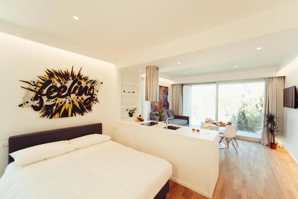 Photo of the whole room, Bed in Marina Gardens Boutique&Suites