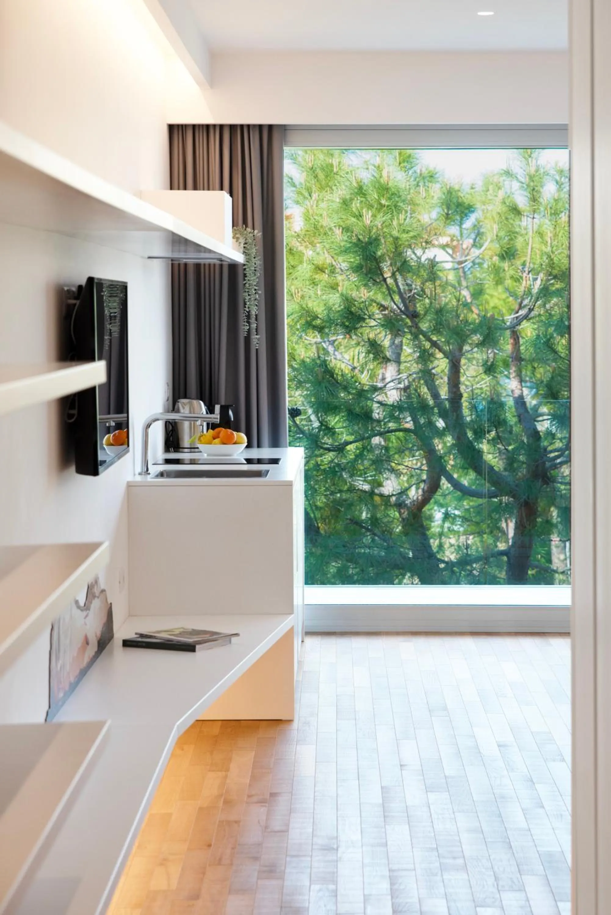 Coffee/tea facilities, Bed in Marina Gardens Boutique&Suites