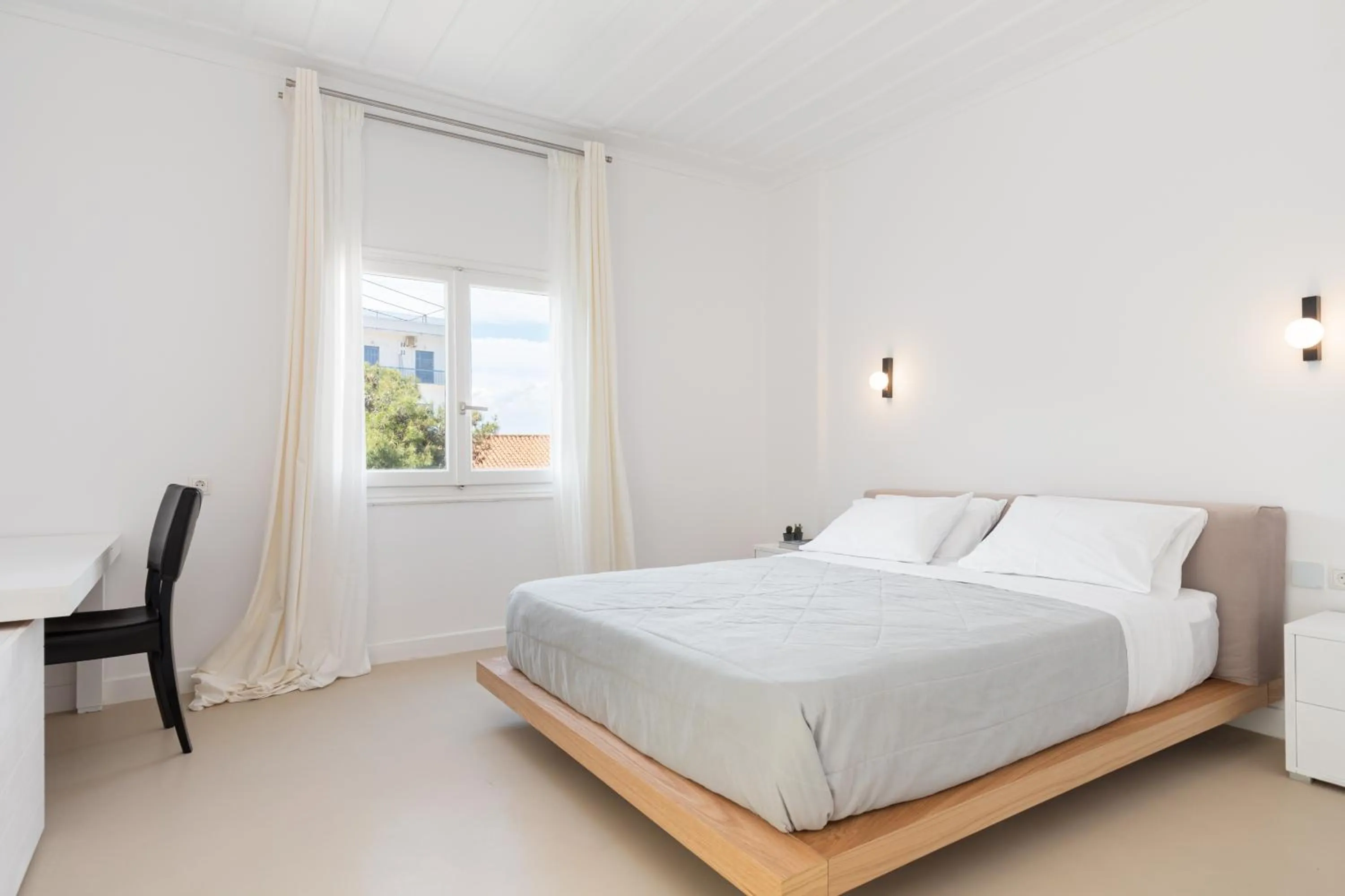 Bedroom, Bed in Hotel Roumani