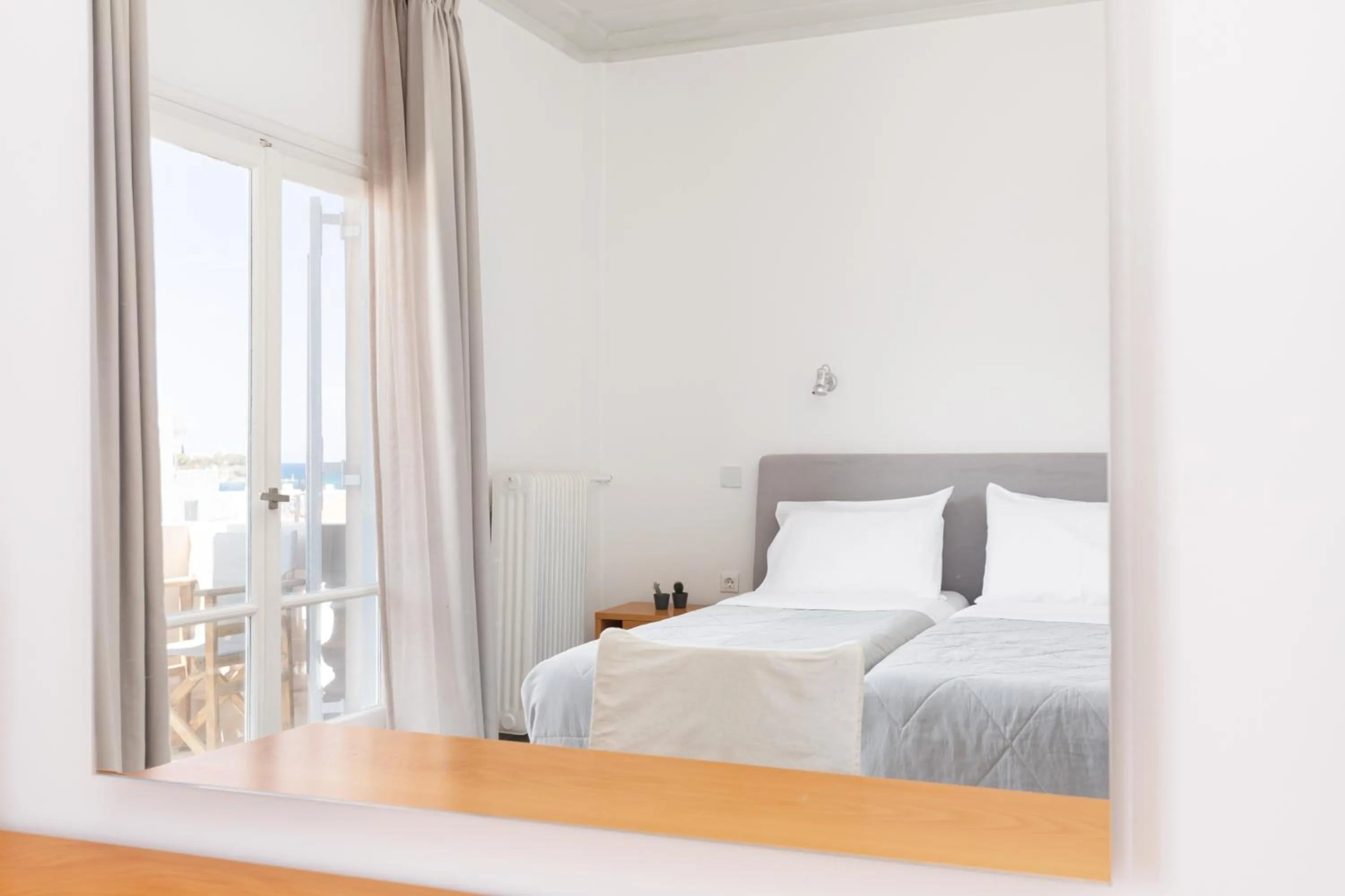 Bedroom, Bed in Hotel Roumani