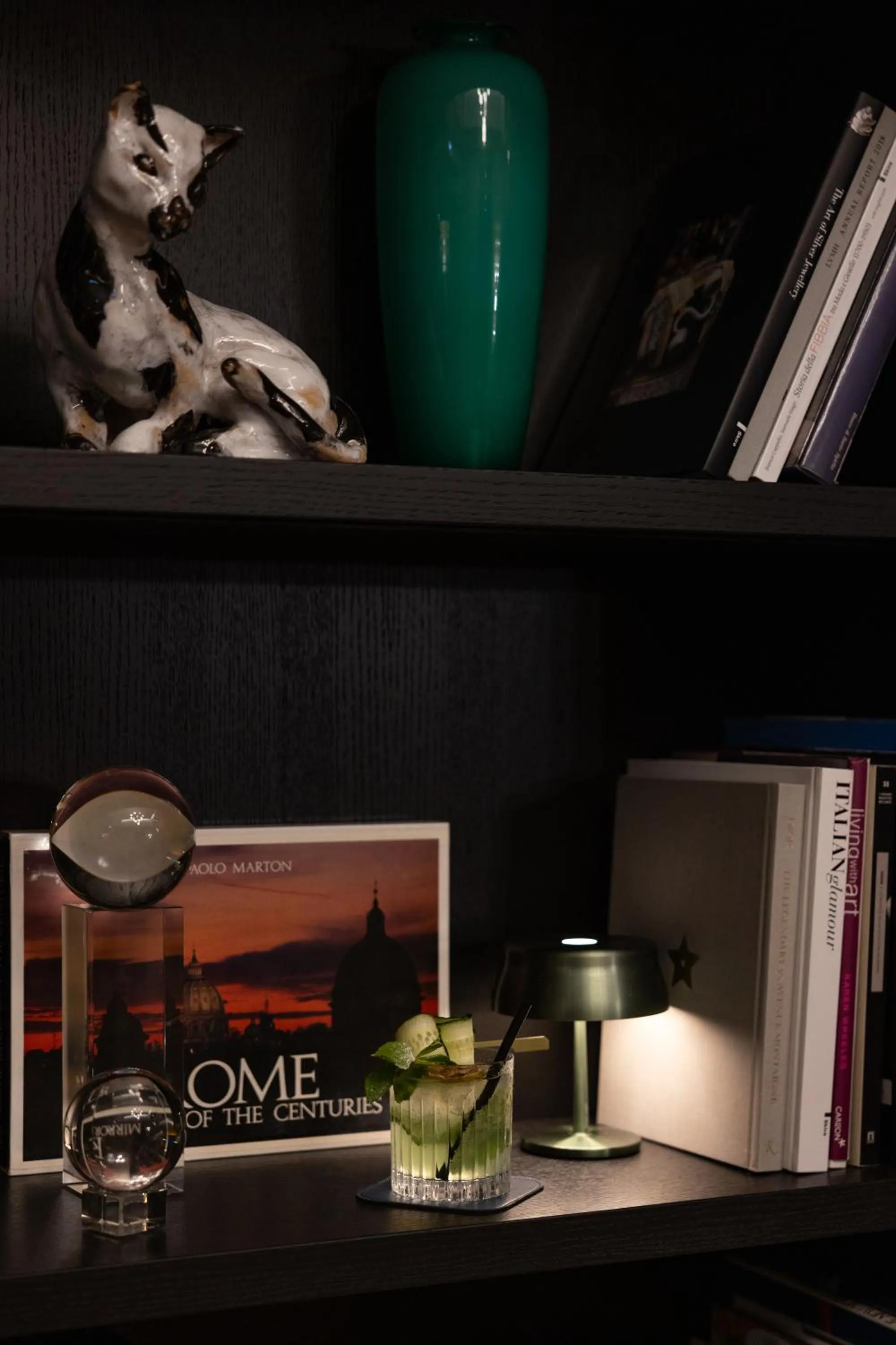 Lounge or bar in Umiltà 36