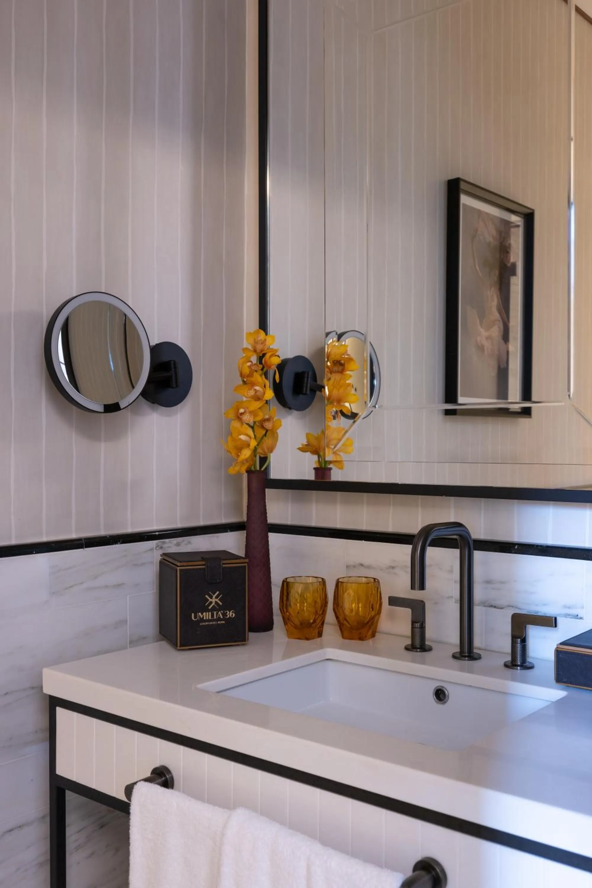 Bathroom in Umiltà 36