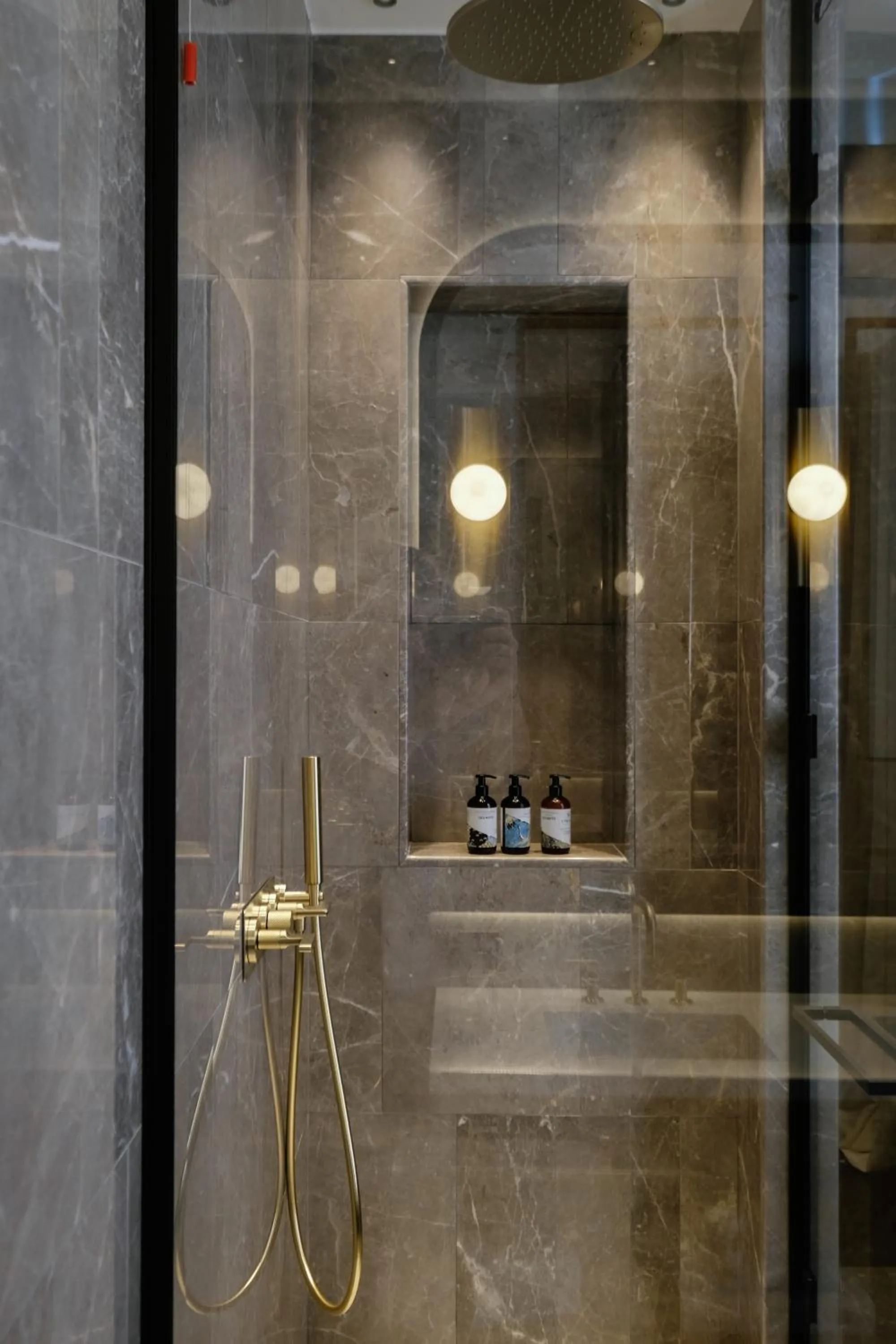 Bathroom in Umiltà 36