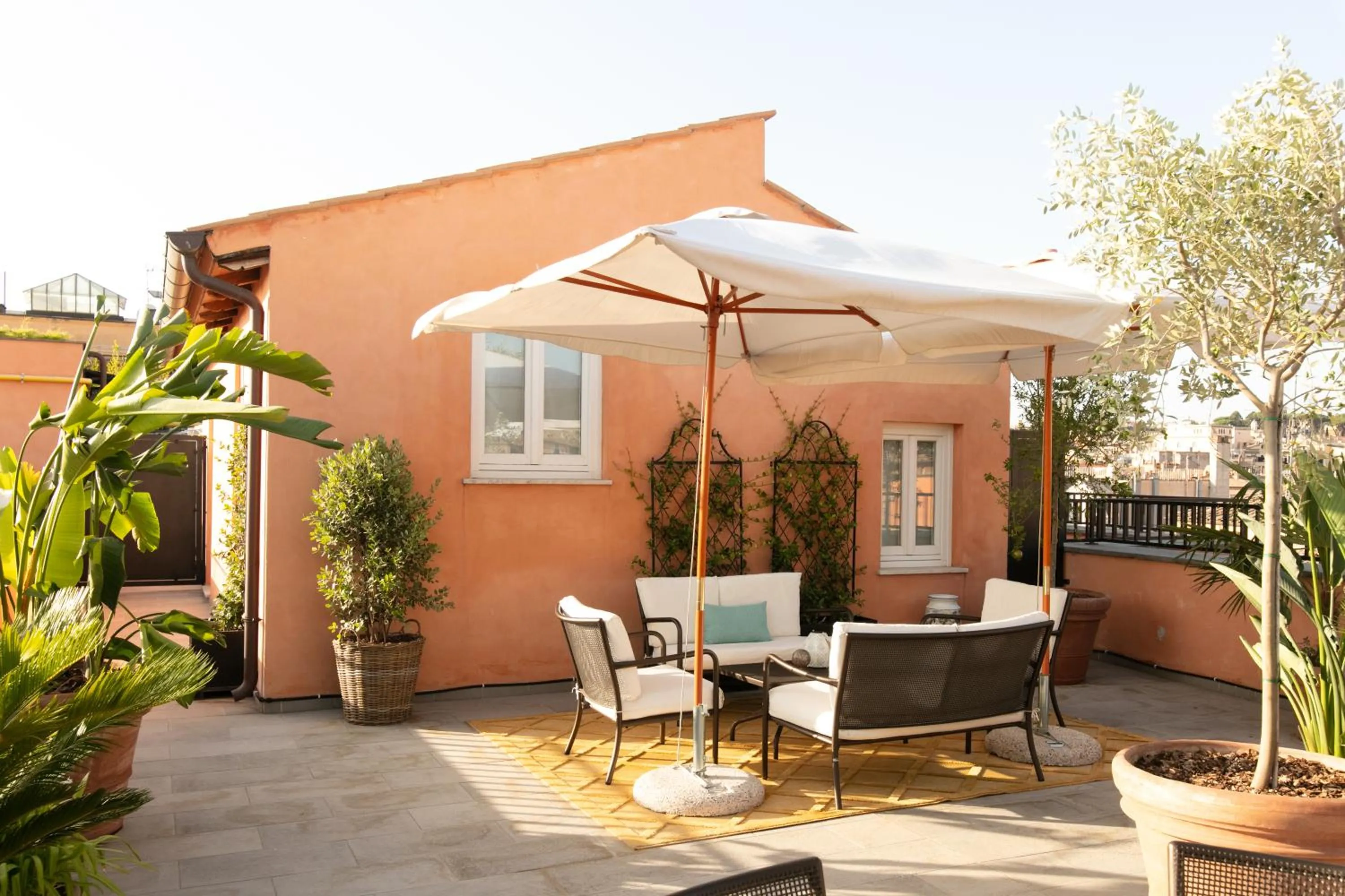 Balcony/Terrace in Umiltà 36