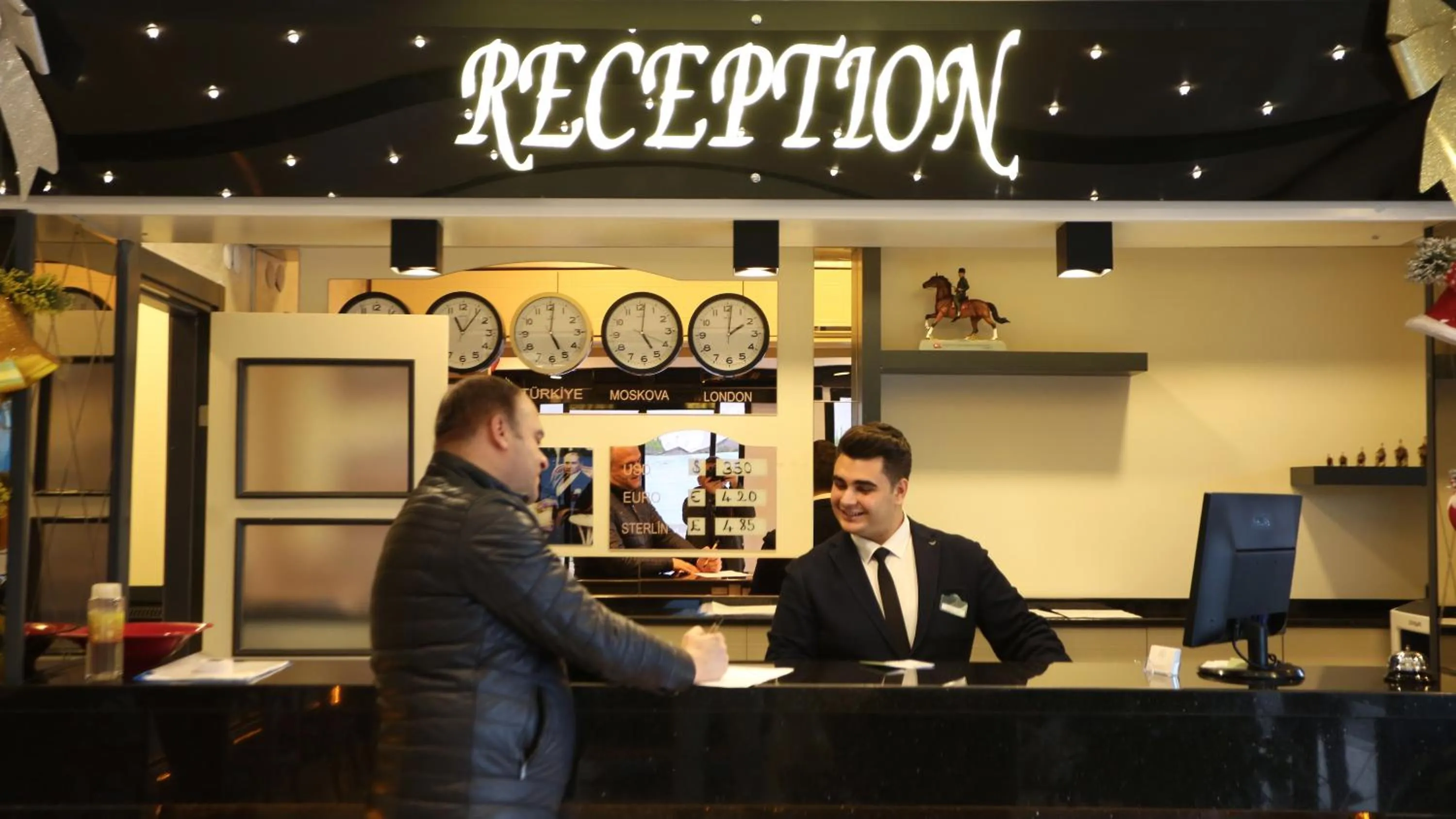 Lobby or reception in Life Corner Hotel