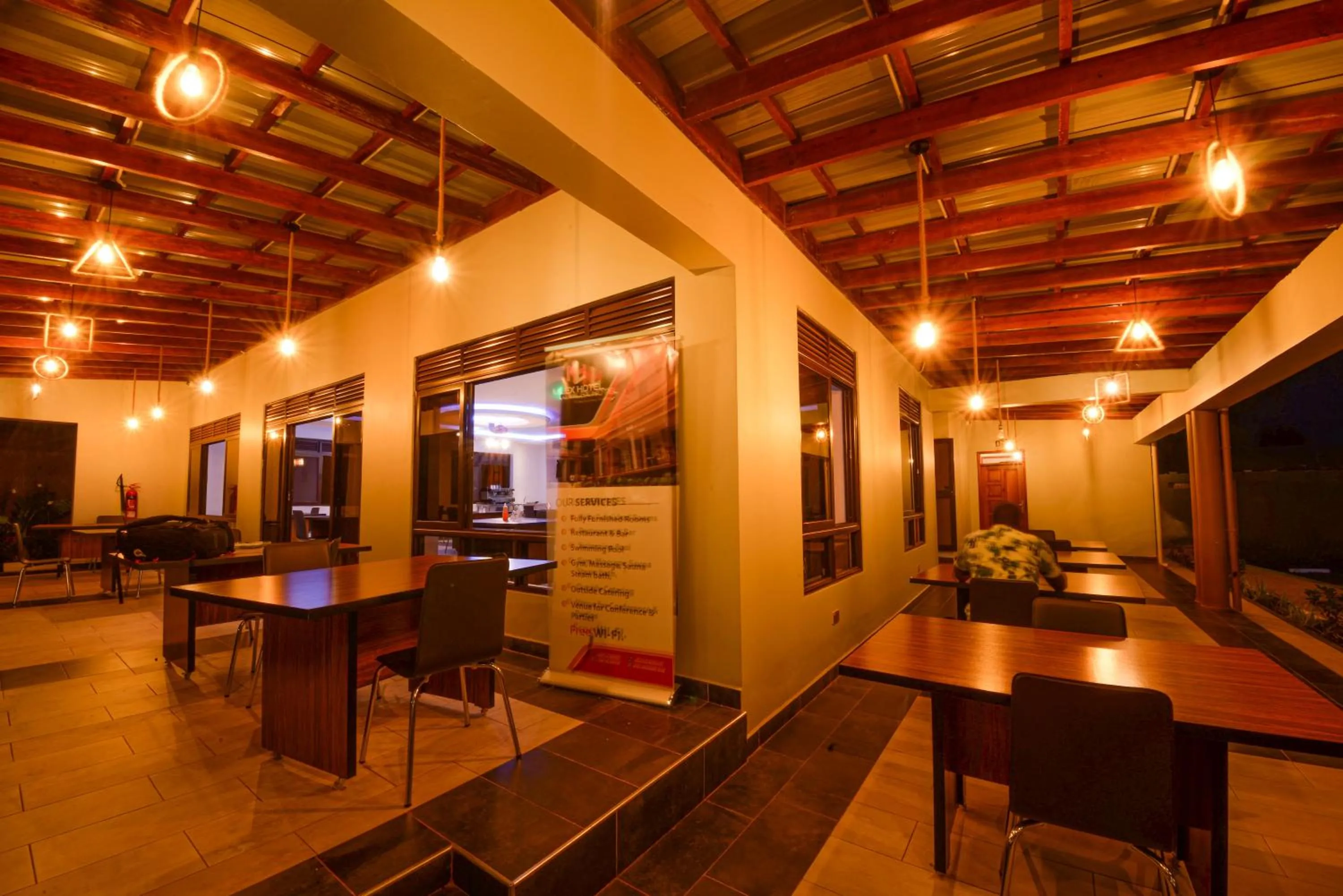 Restaurant/places to eat in Mlex Hotel