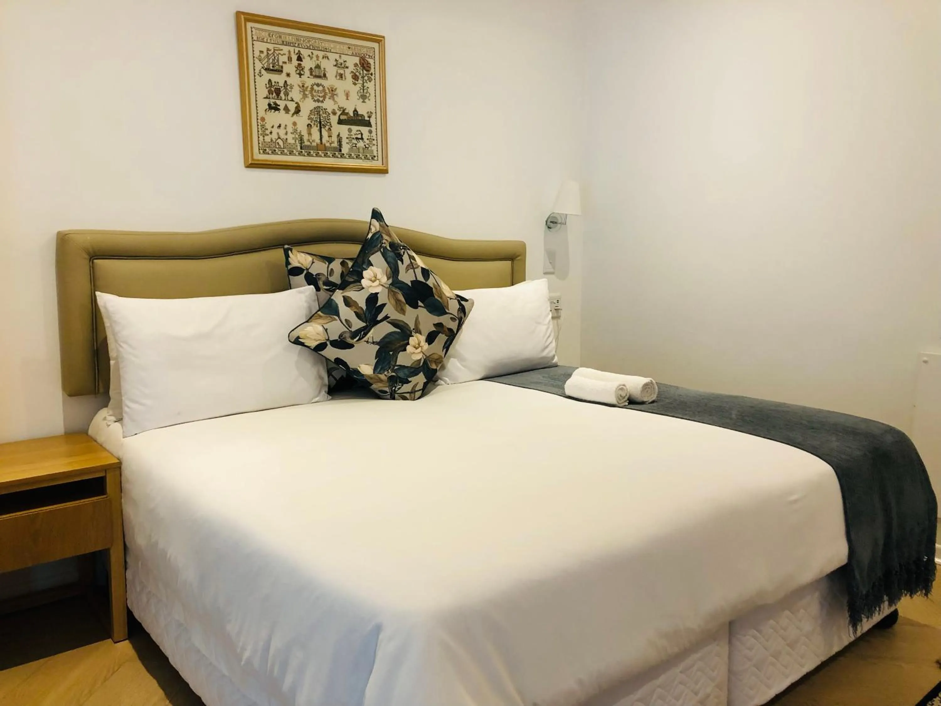 Bed in Bluebanana Lodge