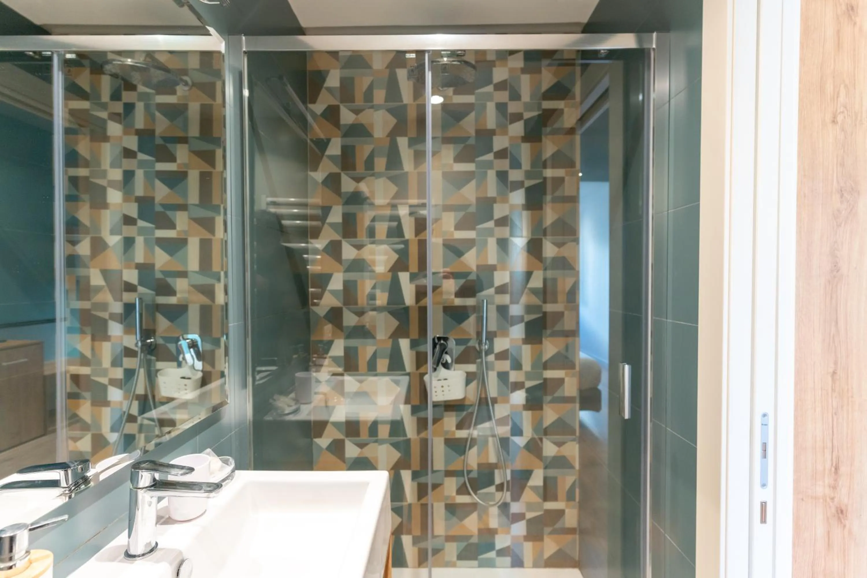 Shower in B&B Amadema