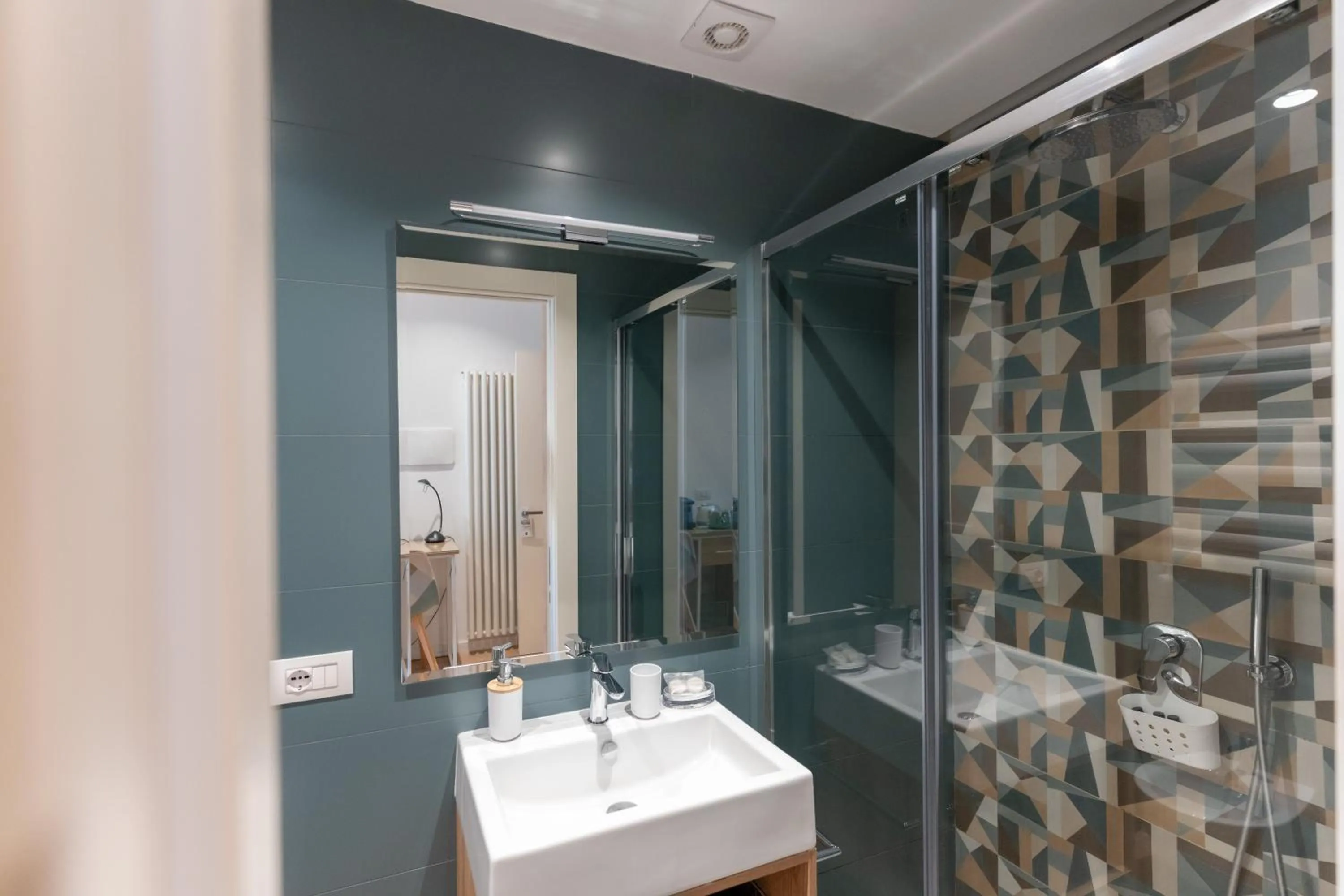 Shower in B&B Amadema