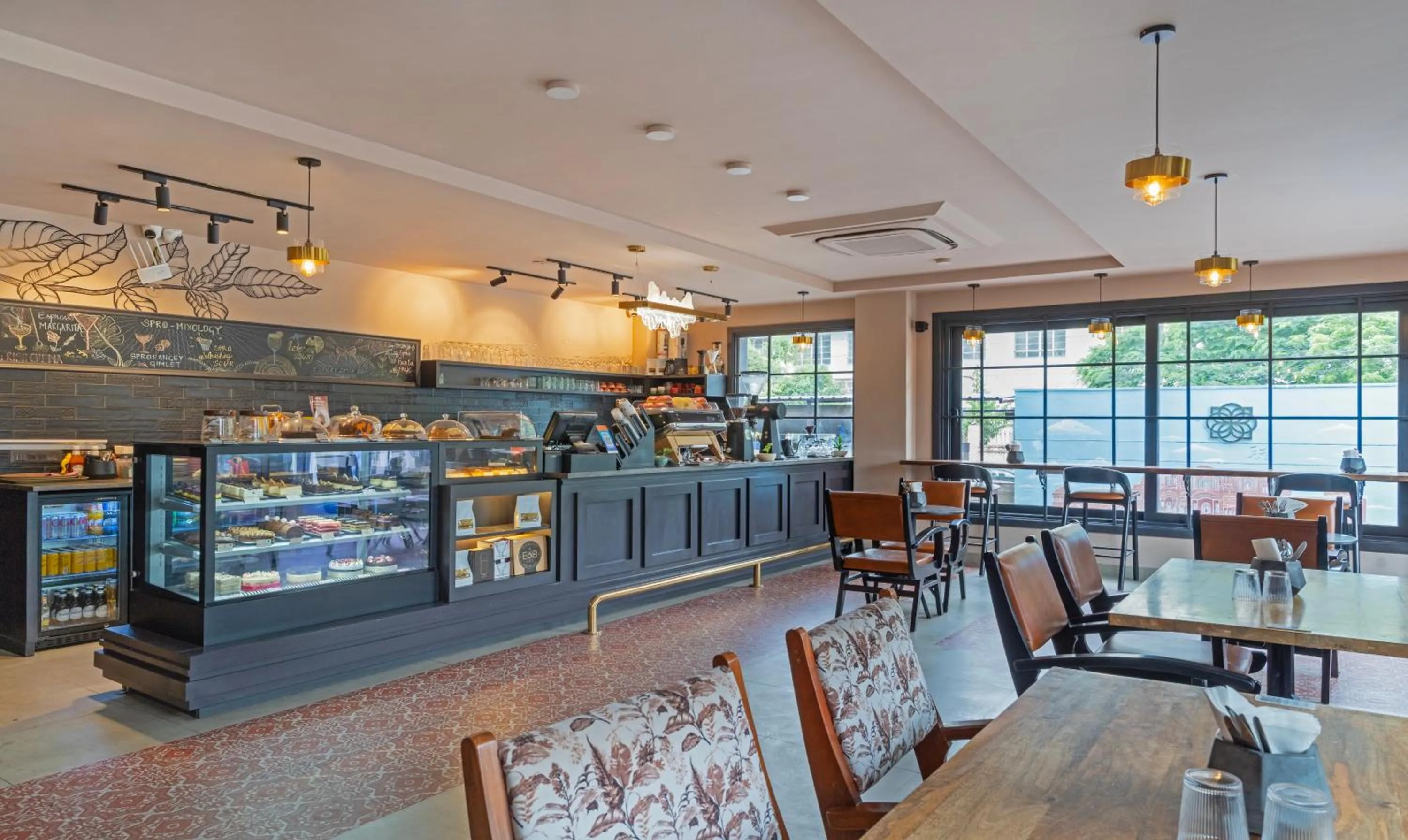 Restaurant/places to eat in Treebo Premium Baramasi By Jai Club Prime