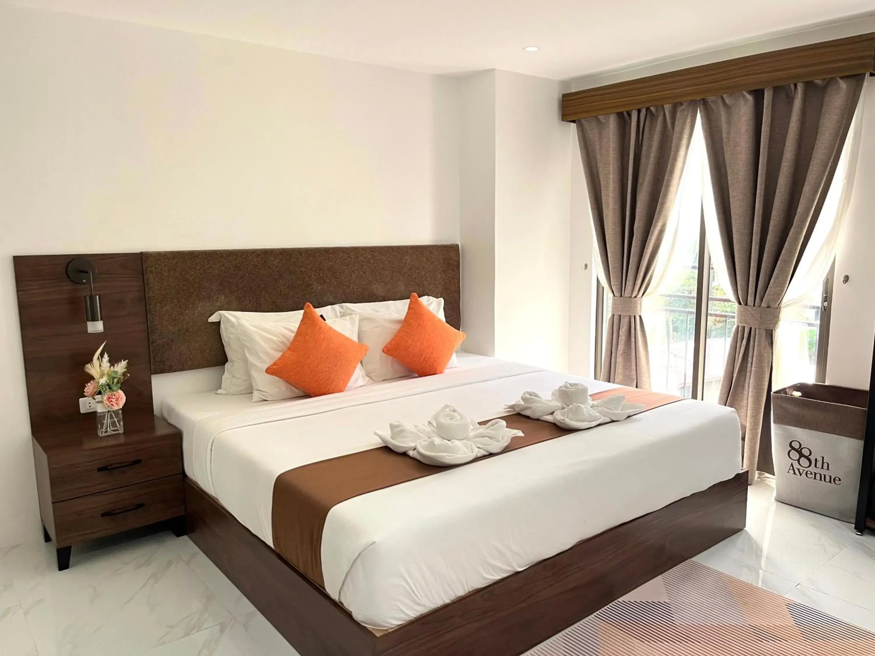 Bedroom, Bed in 88th Avenue Bedroom, Bed in 88th Avenue