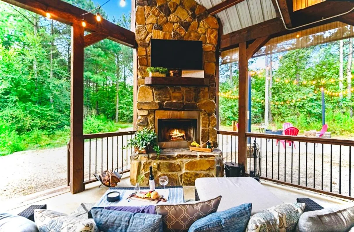 Patio in Knotty and Nice Luxury Cabin