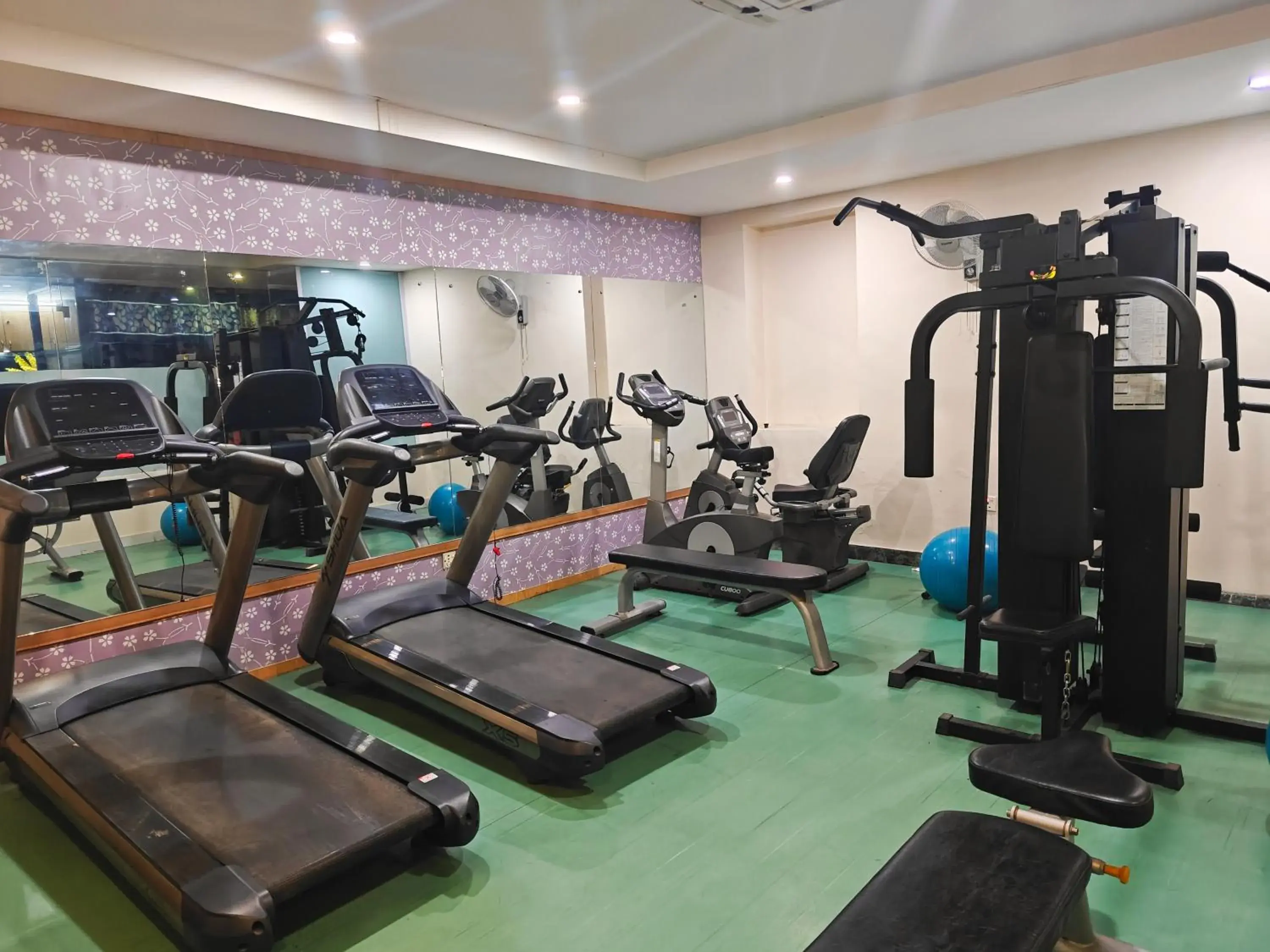 Fitness centre/facilities in Hotel Mirage Regency Fitness centre/facilities in Hotel Mirage Regency
