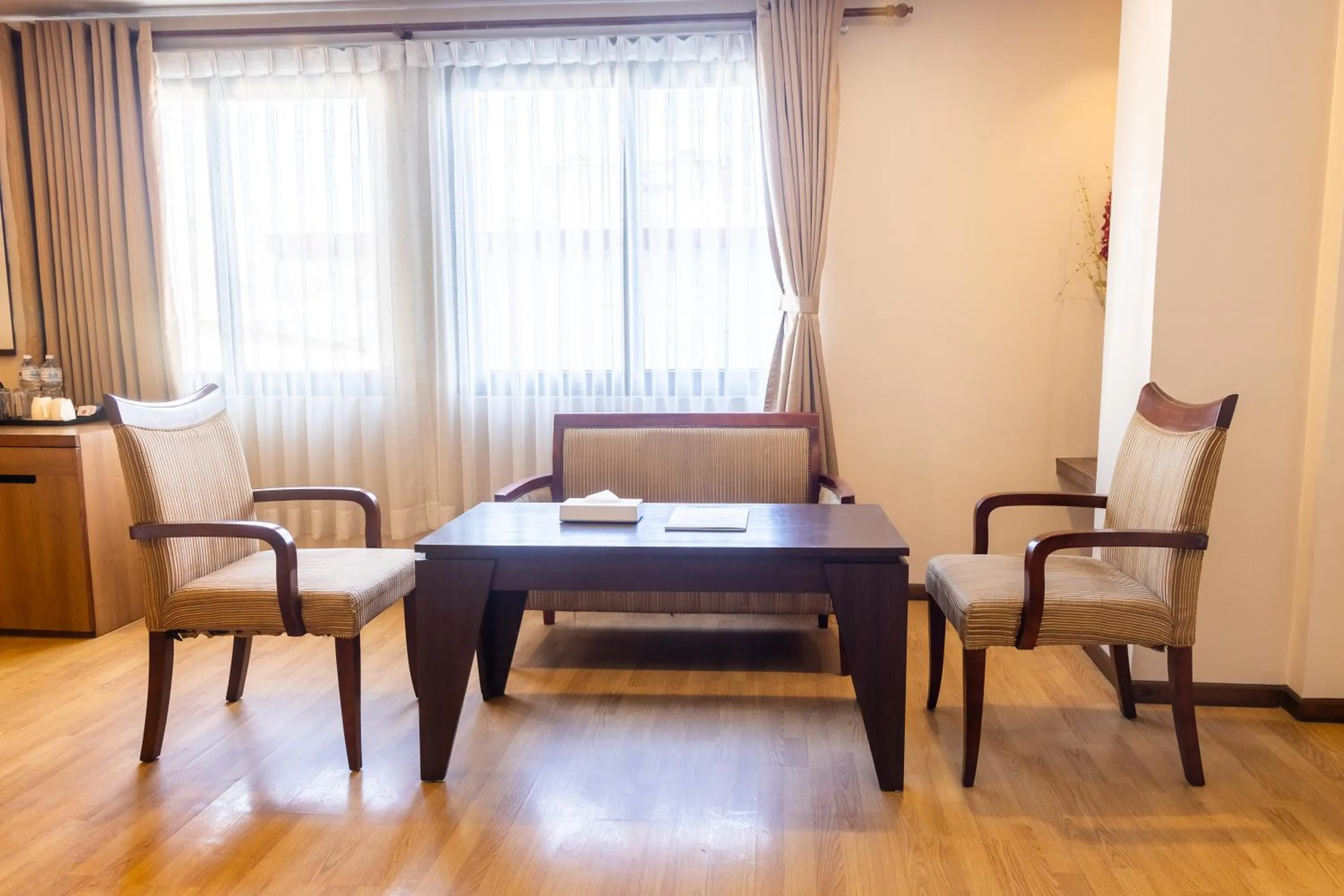 Hotel Mirage Regency