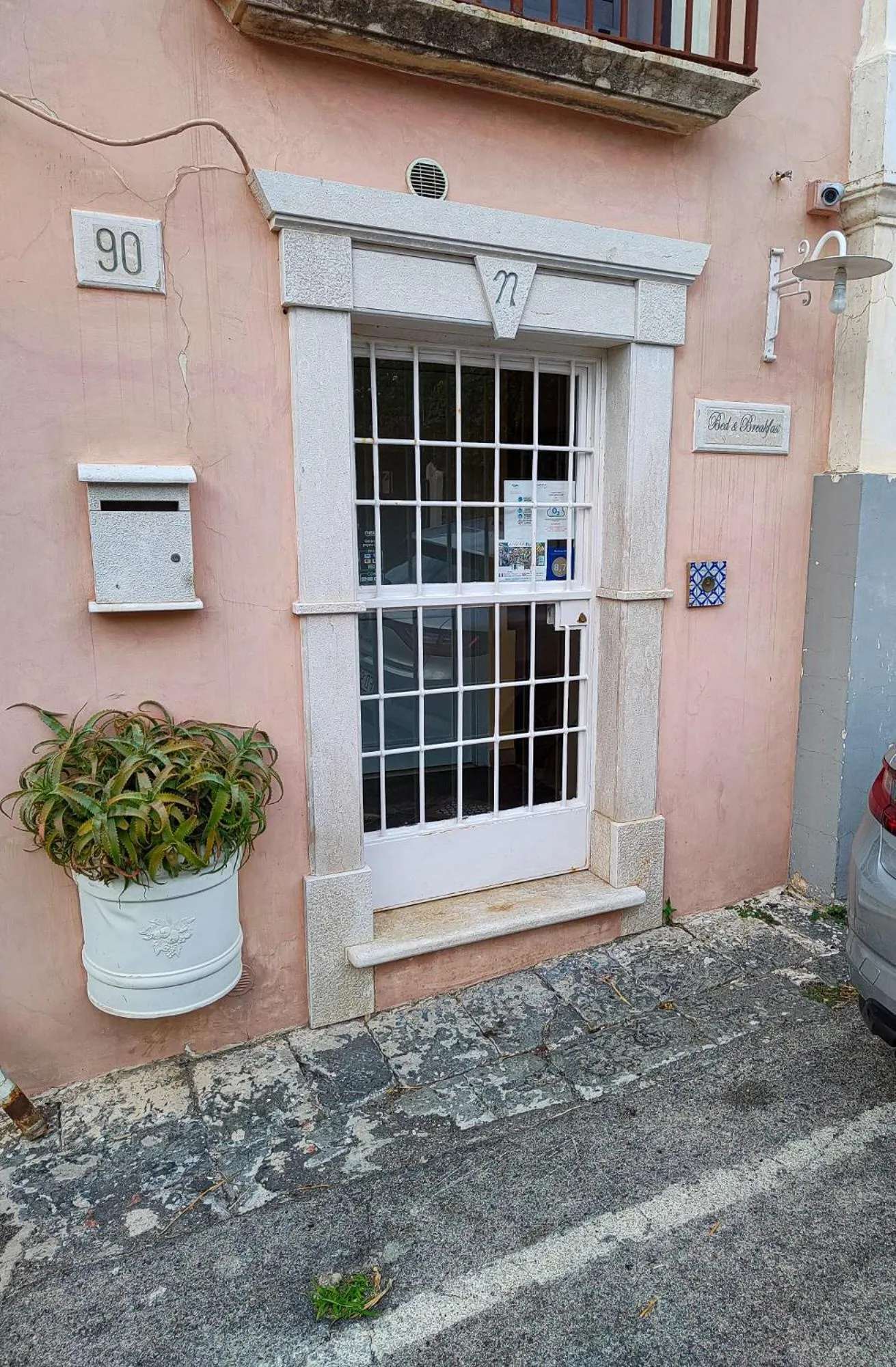 Facade/entrance in Narì Bed&Breakfast