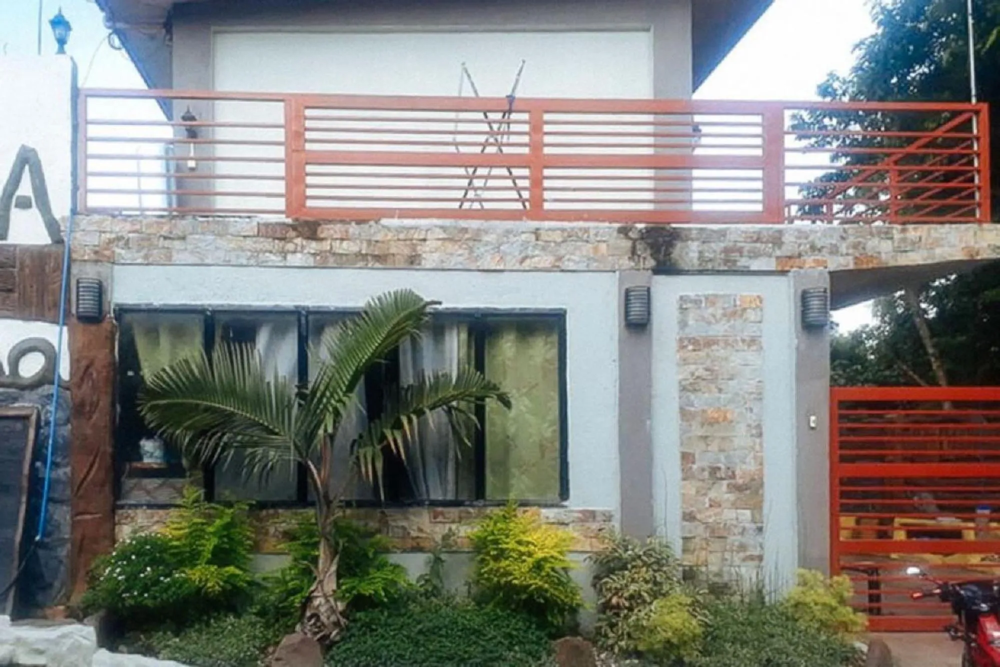 Property building in RedDoorz @ Balay Hiraya Apartment