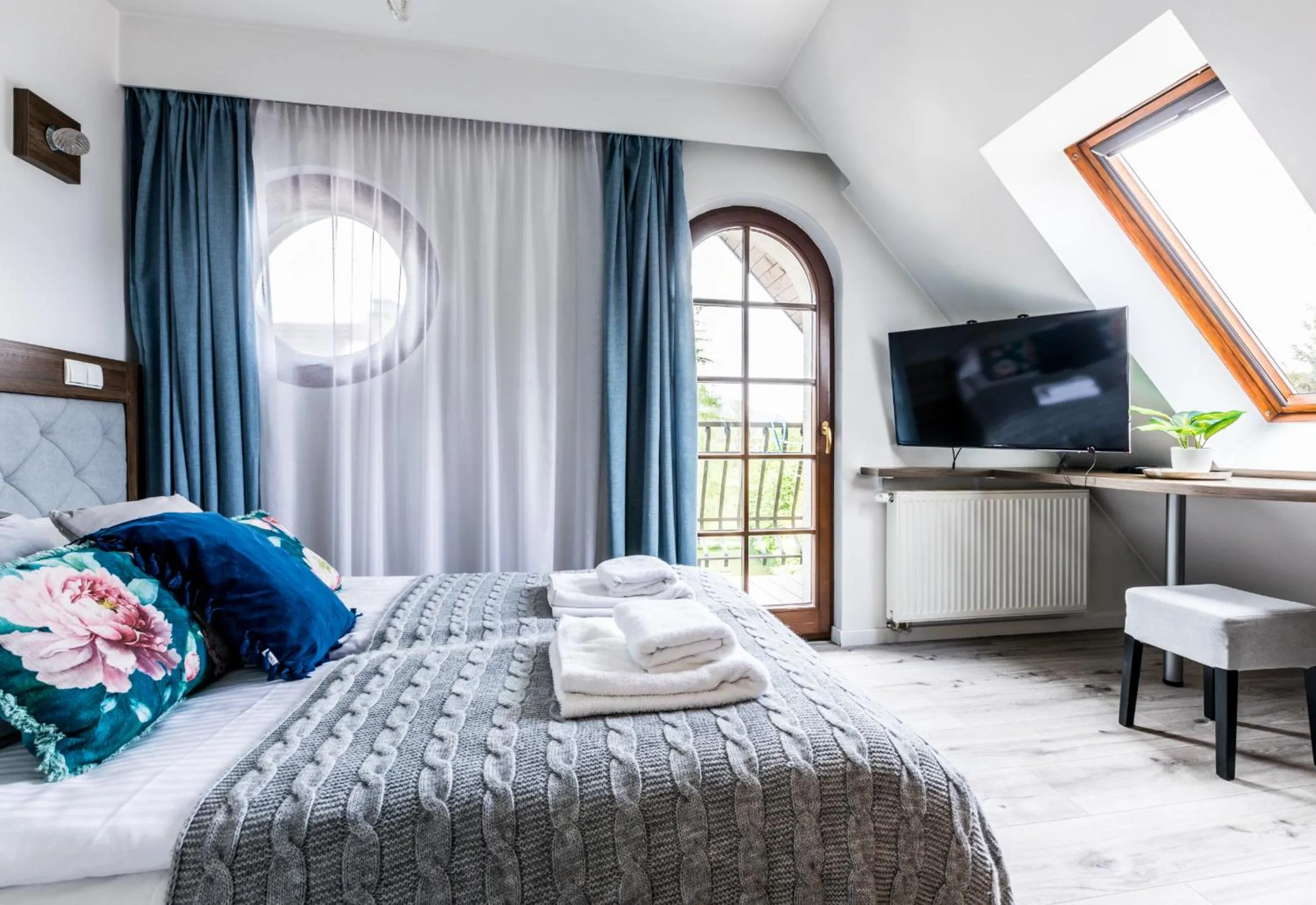 Bedroom, Bed in ApartHost Rezydencja Sienkiewicza