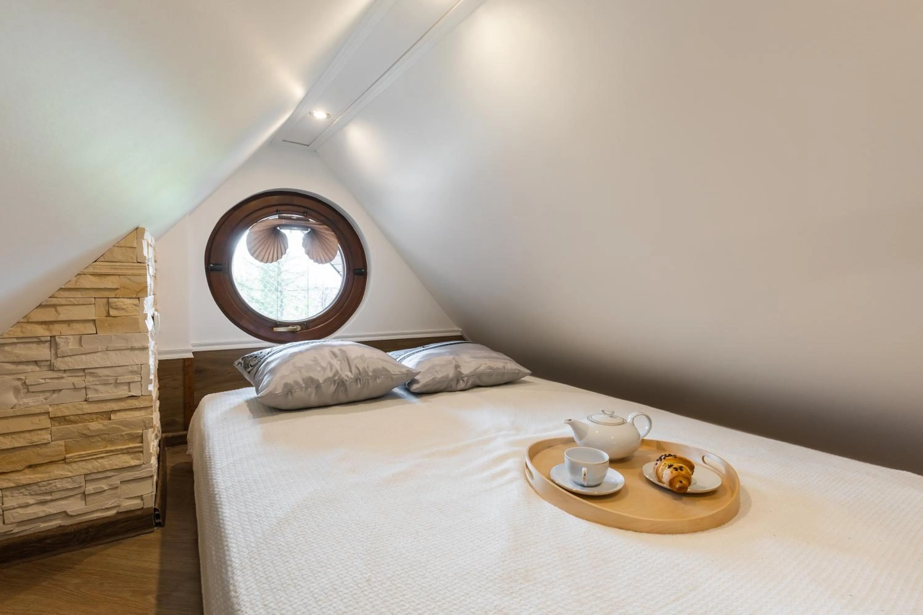 Bed in ApartHost Rezydencja Sienkiewicza