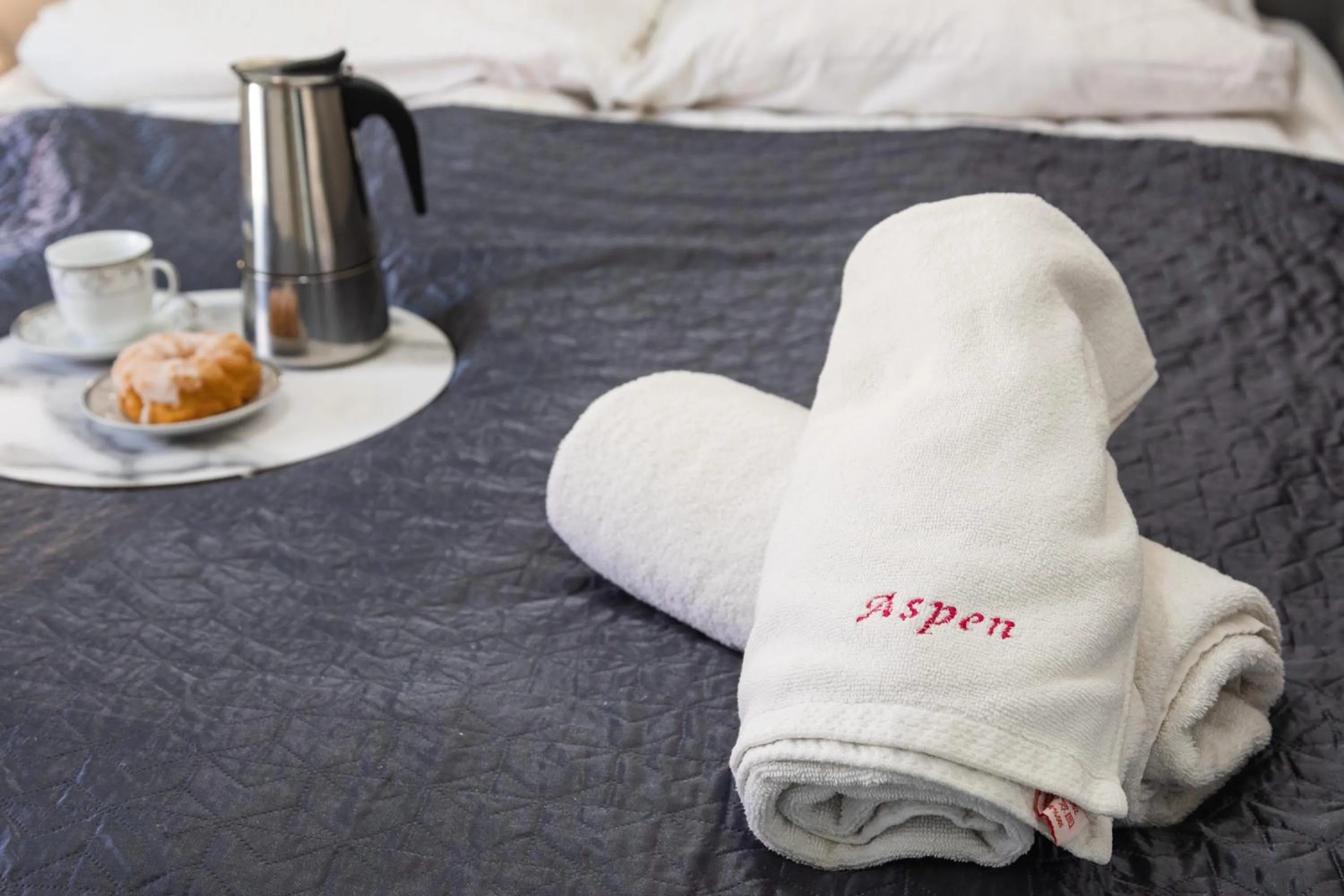 towels, Bed in ApartHost Rezydencja Sienkiewicza
