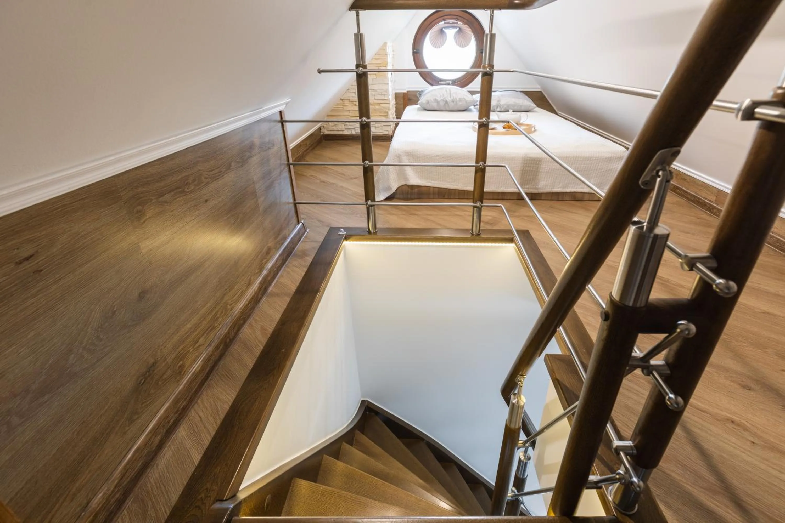 Bed in ApartHost Rezydencja Sienkiewicza