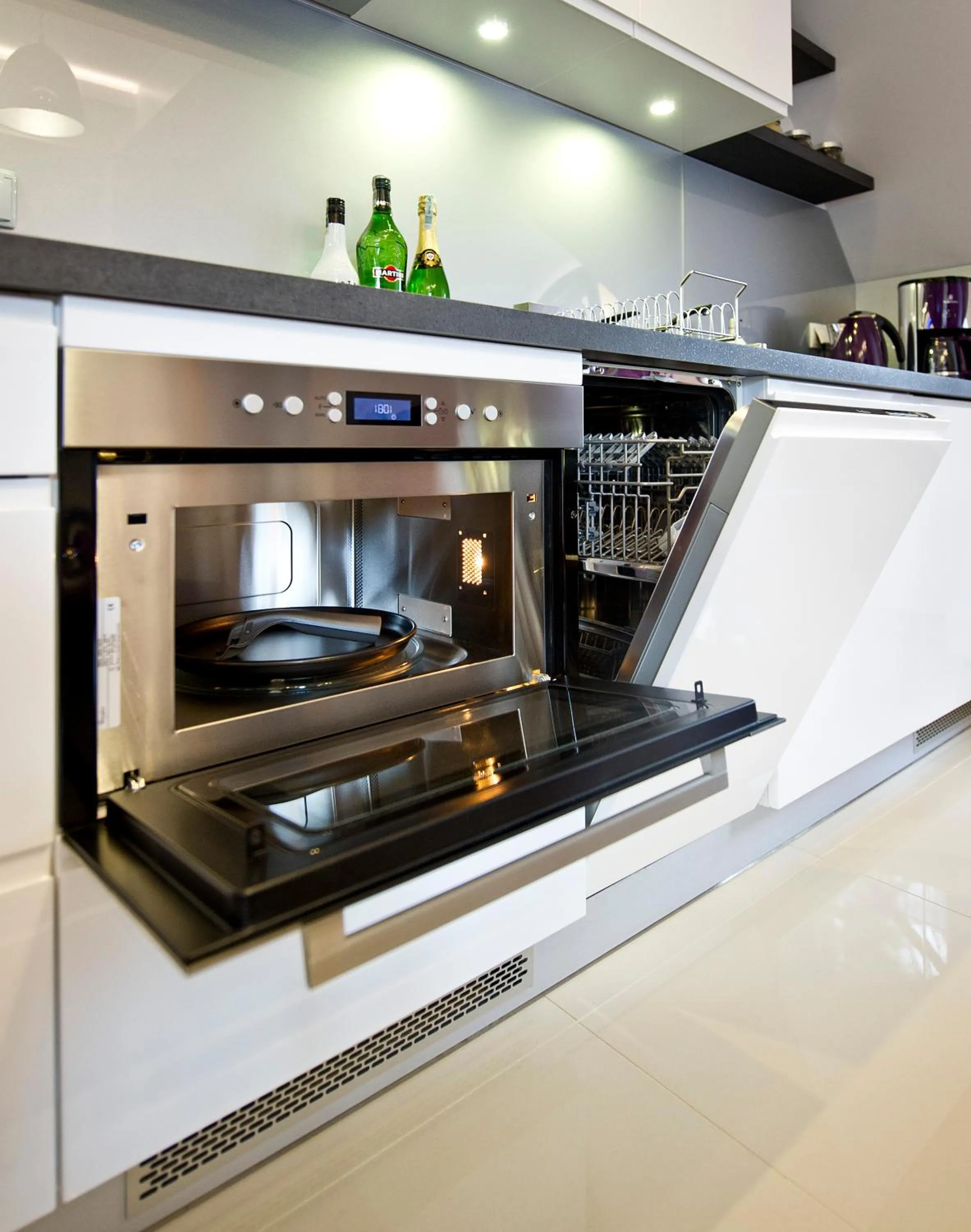 Kitchen or kitchenette in ApartHost Rezydencja Sienkiewicza