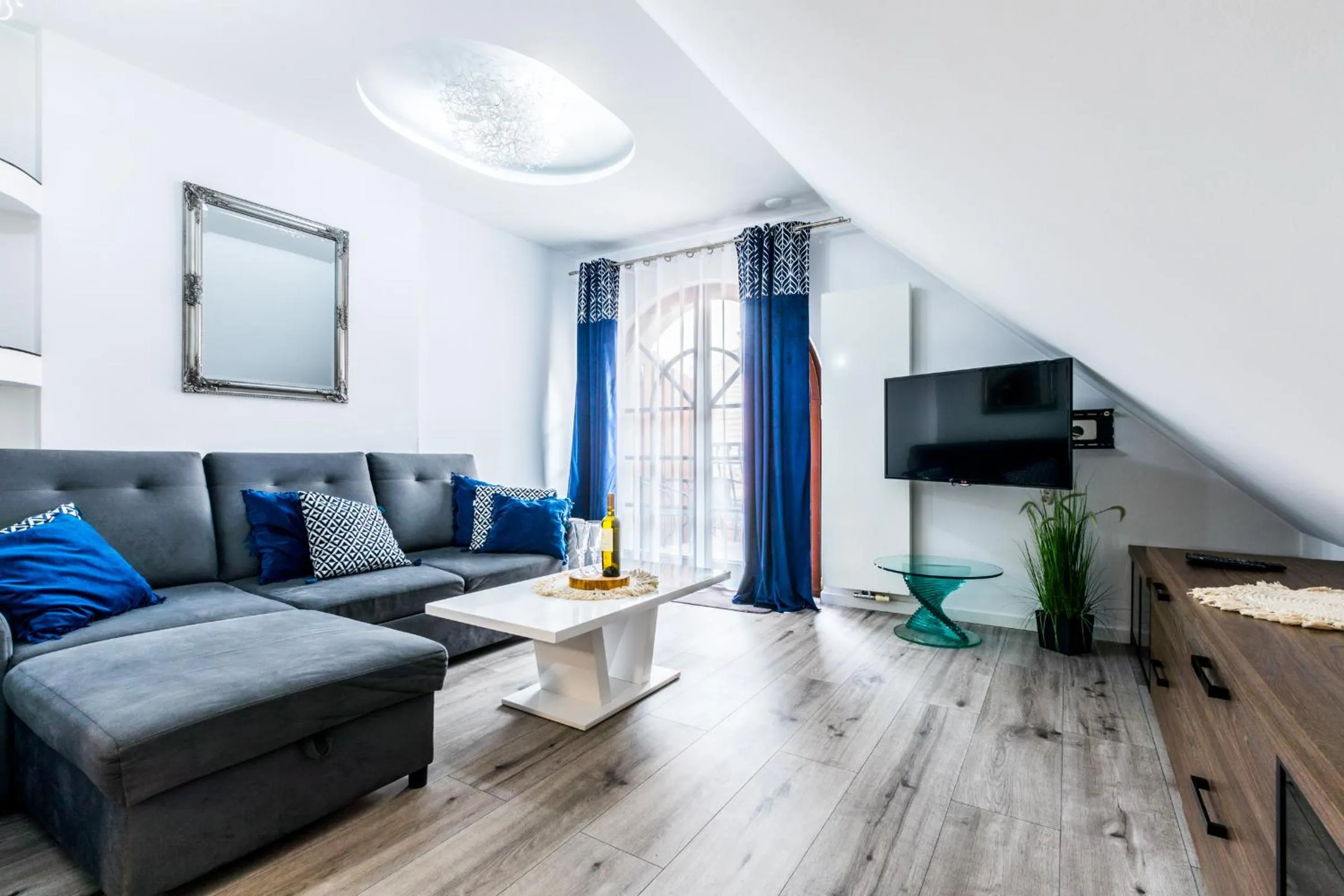 Bedroom in ApartHost Rezydencja Sienkiewicza