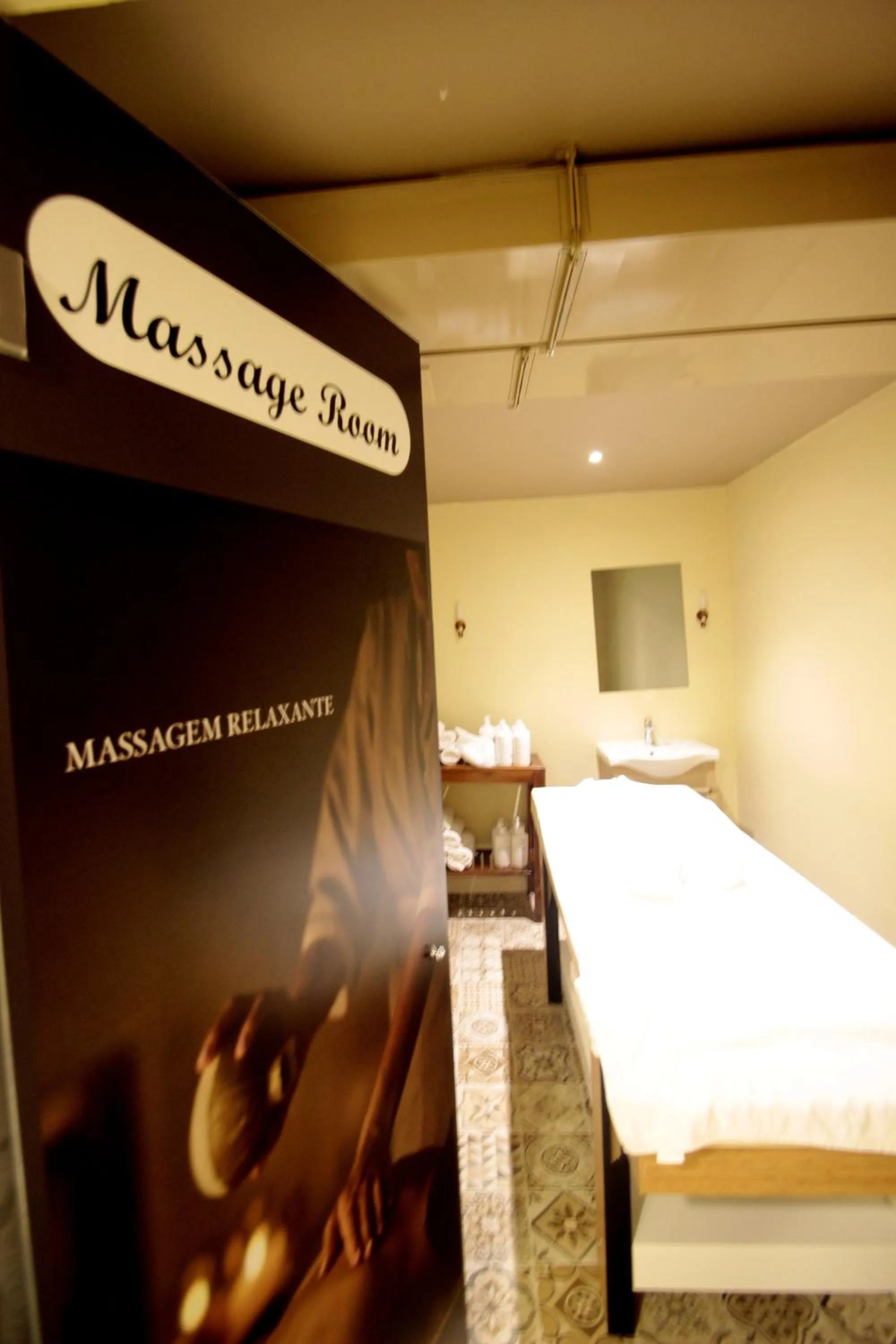 Massage, Bed in Villa Paradiso Hotel & Spa