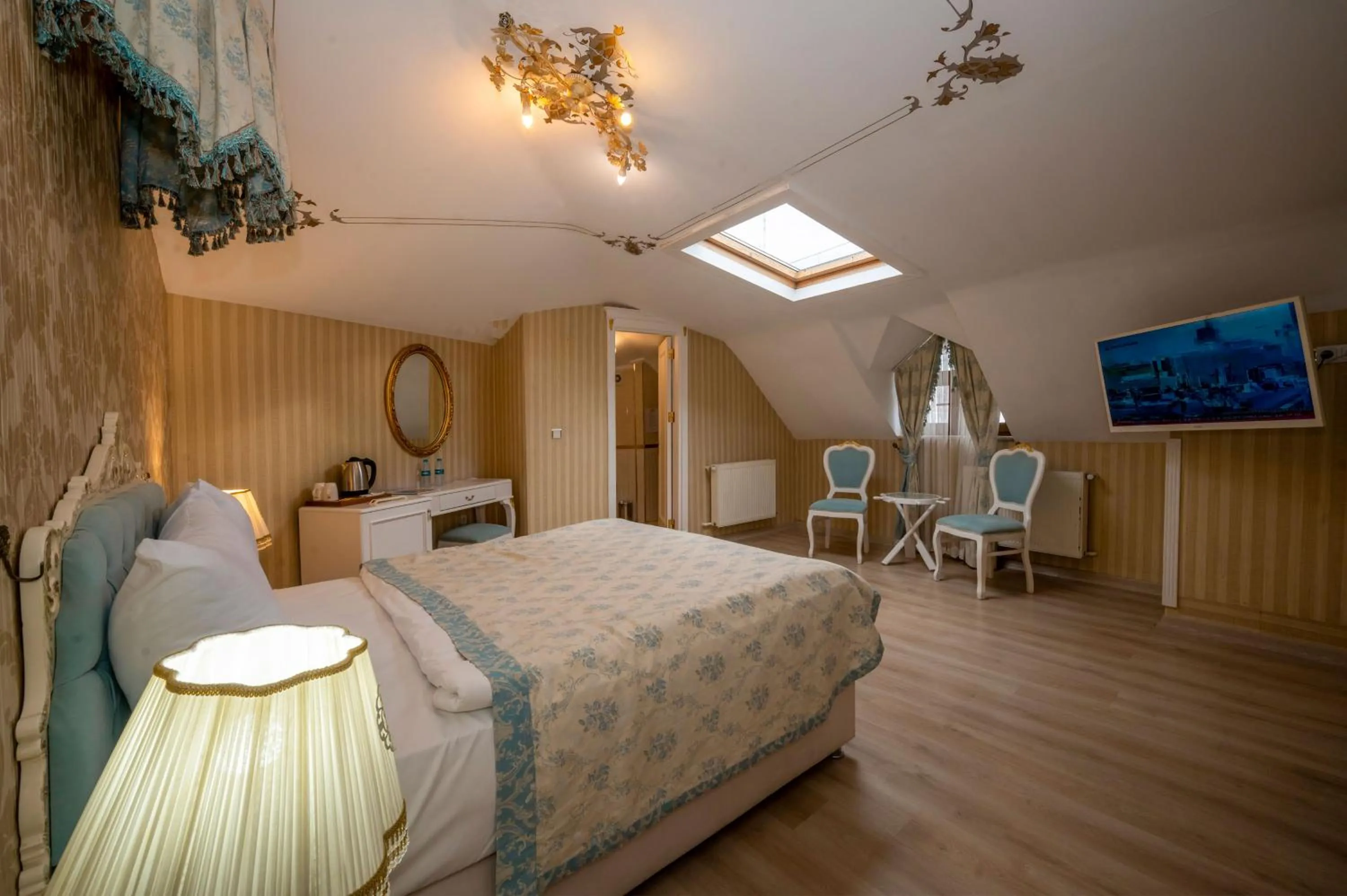 Massage, Bed in Villa Paradiso Hotel & Spa