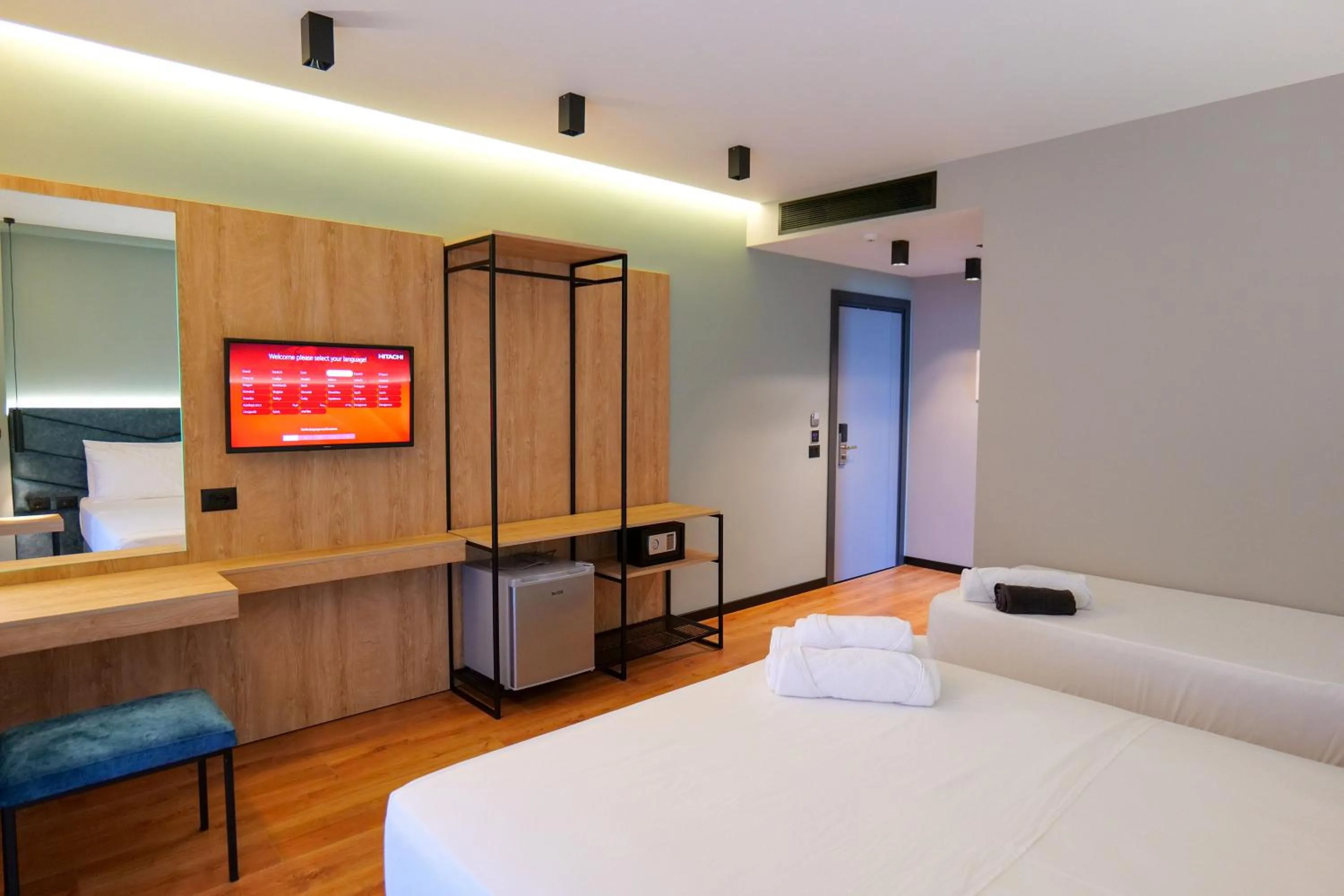 Photo of the whole room, Bed in Seawave Hotel