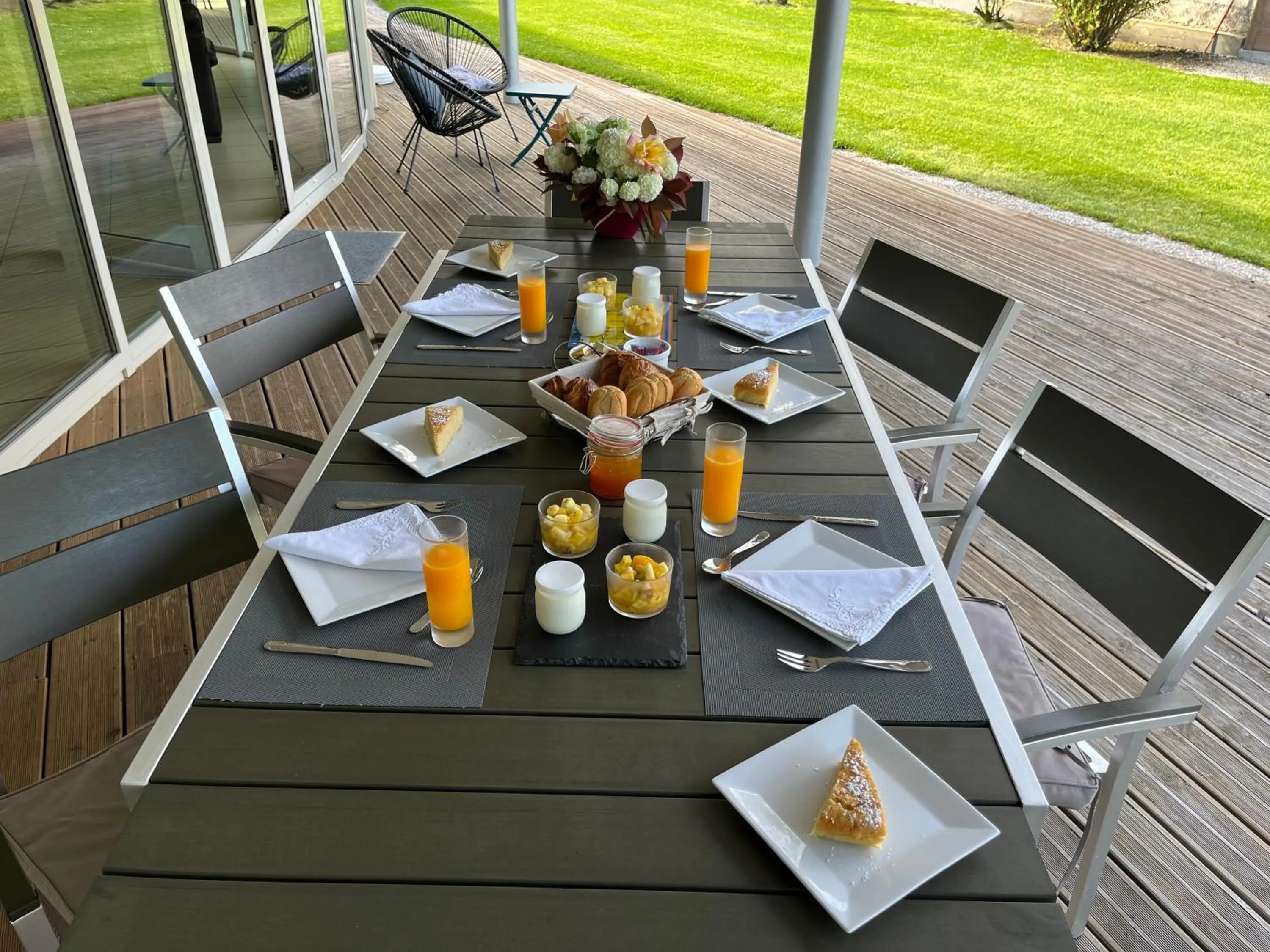 Breakfast in Chambres d hôtes Villa Anani Cosson alex