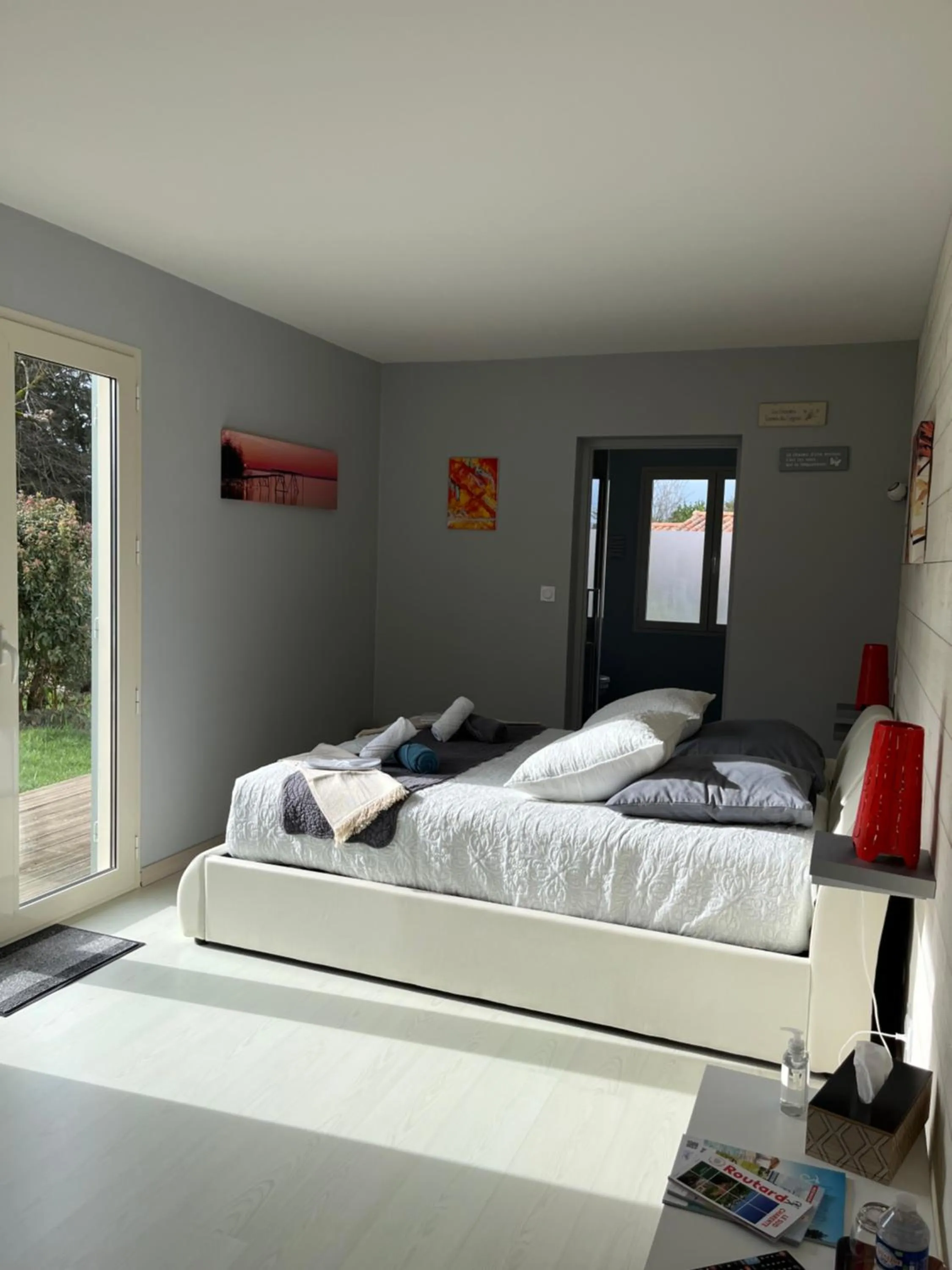 Photo of the whole room, Bed in Chambres d hôtes Villa Anani Cosson alex