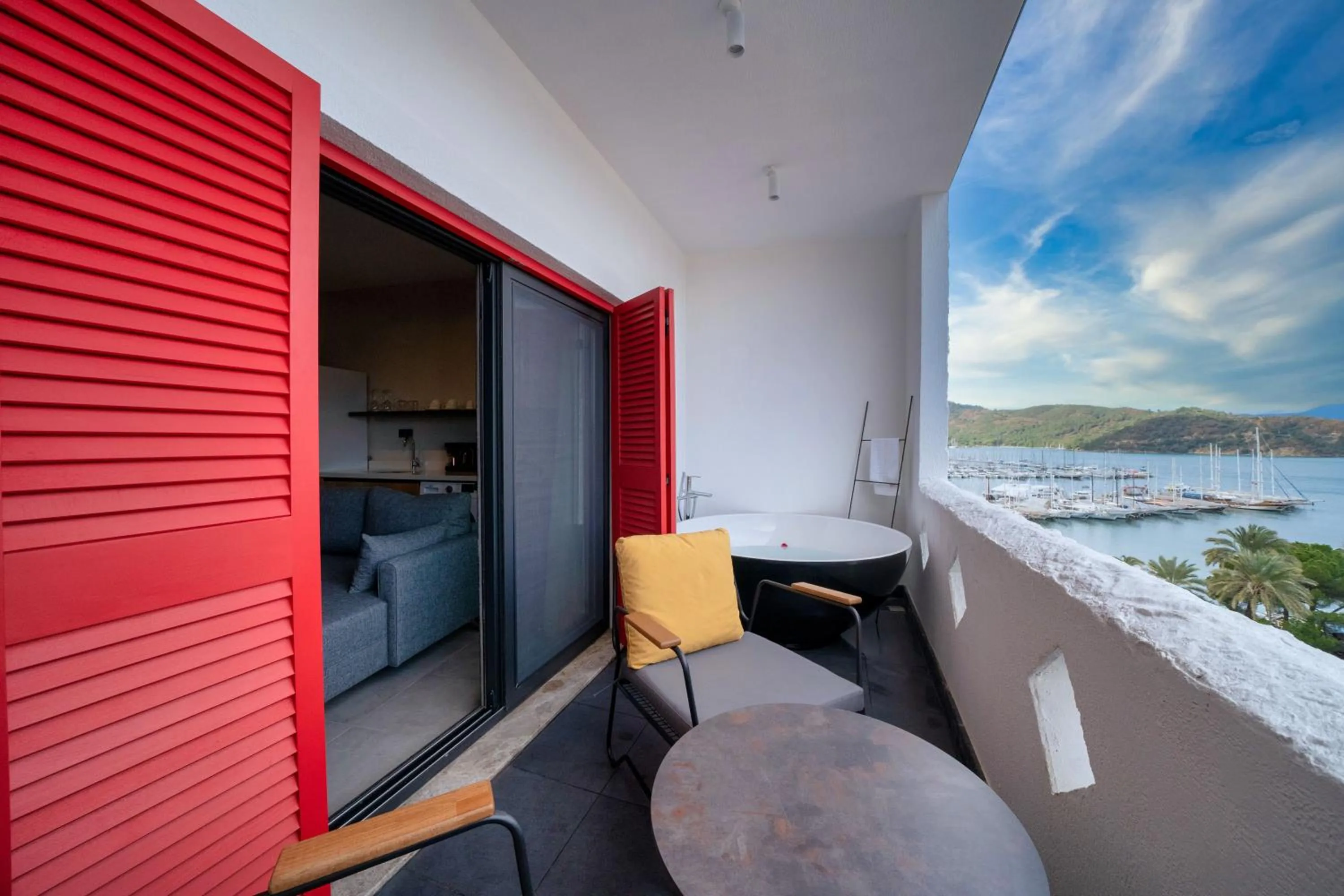 Balcony/Terrace in Reddoors Suites Sea View